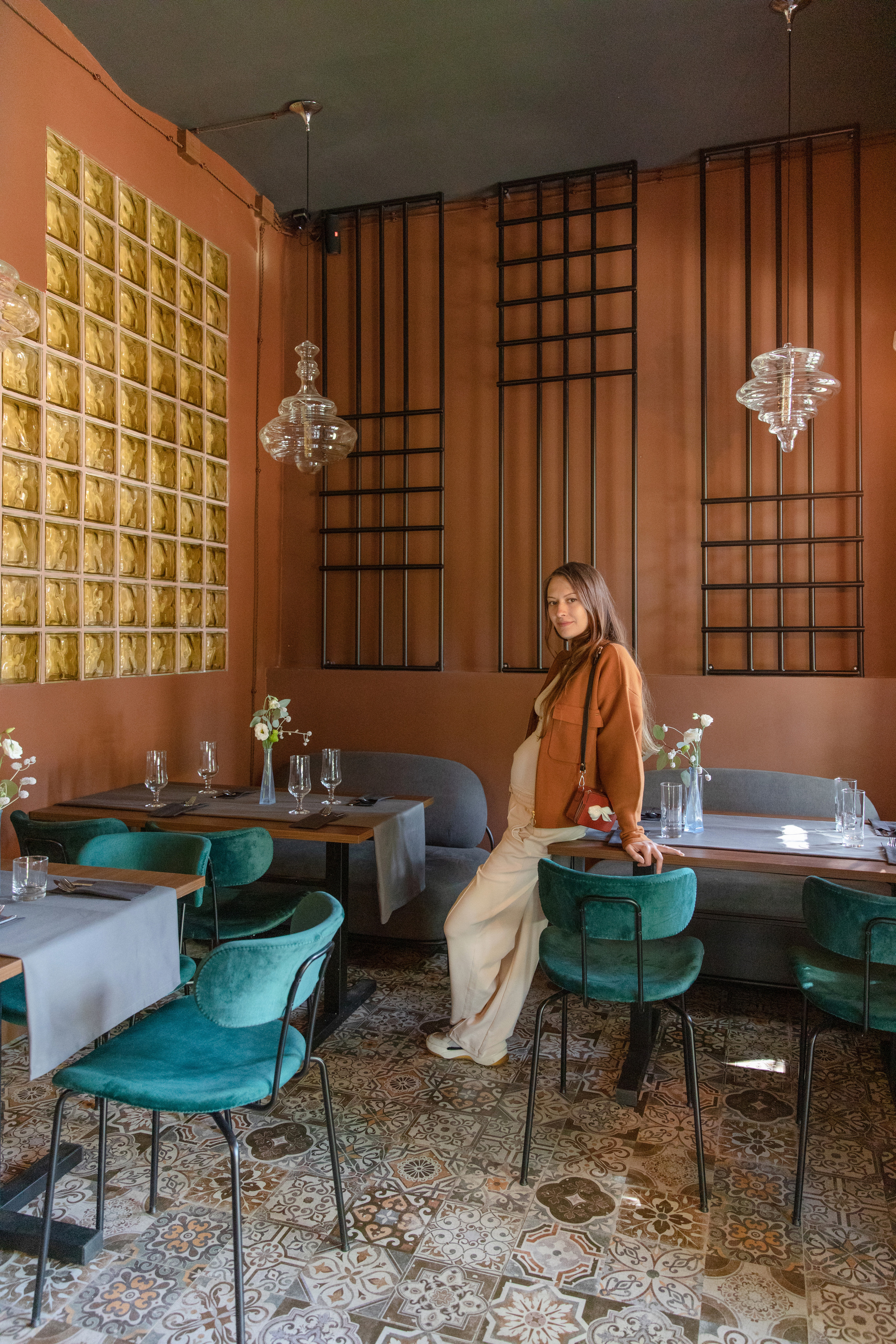 Ресторан «Виноград». Дизайнер интерьера Ксюша Шакирова, создание дизайн проектов под ключ