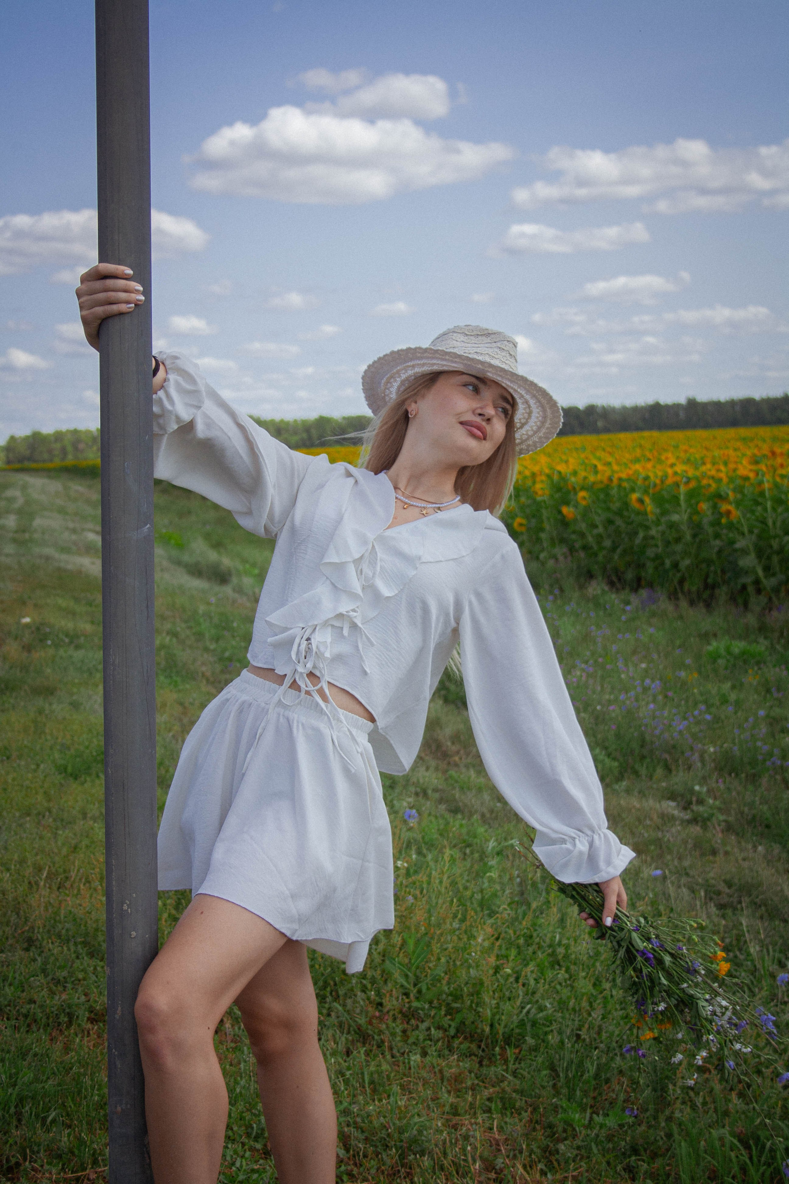 Настроение: уйти в поле с подсолнухами. Портретный фотограф в Саратове