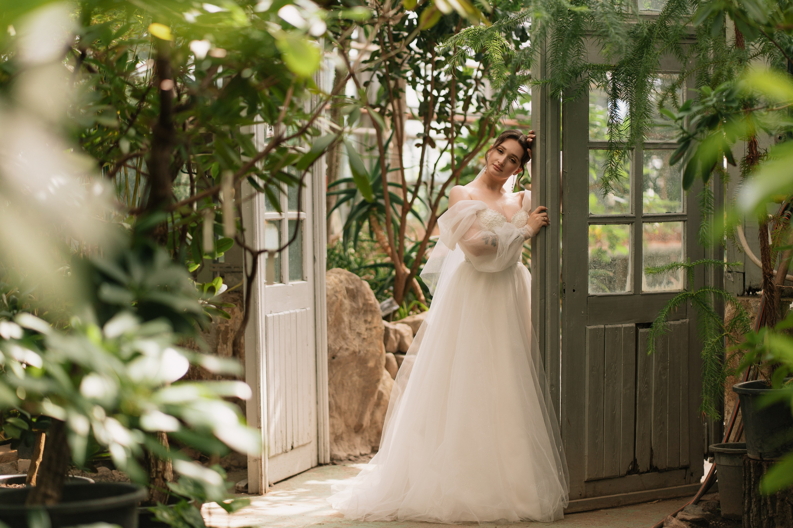 Свадебная фотосессия в оранжерее, Москва. Свадебный фотограф в Москве Анна Полушина