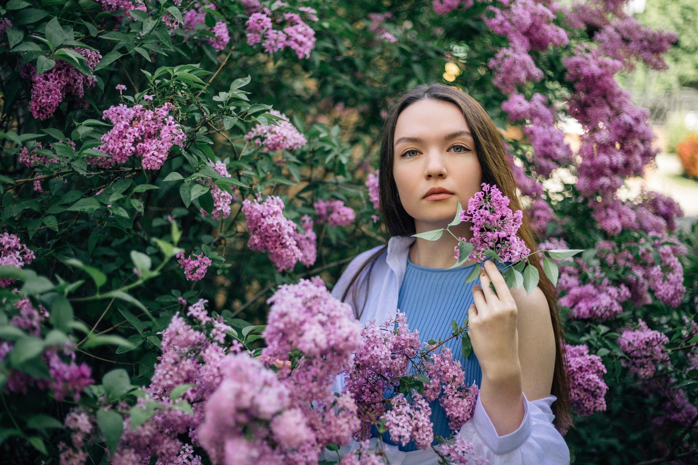 Смазы сирени. Екатерина. Июнь 2025. Фотограф Пермь. Свадьбы. Семья и дети, школа, д. сад. Фотокниги