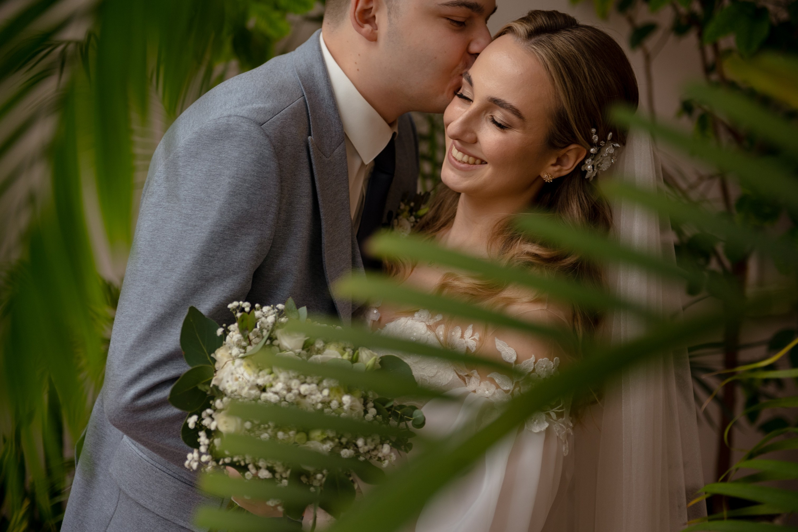 Весь день под дождем, вечером закат на озере. Свадебный и семейный фотограф София Невская