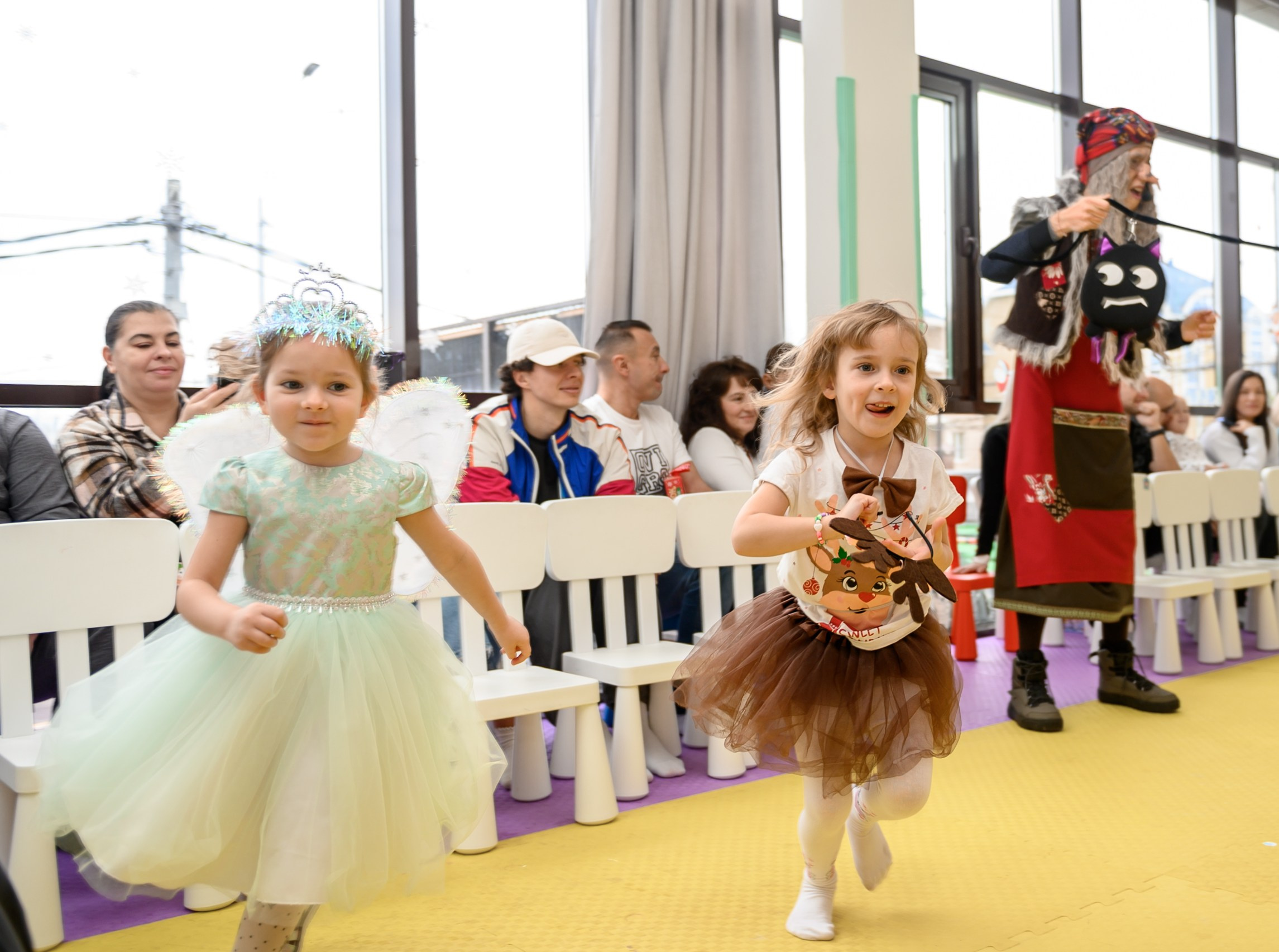 Елка 2025 в детском саду Мишка клуб. Свадебный и семейный фотограф София Невская