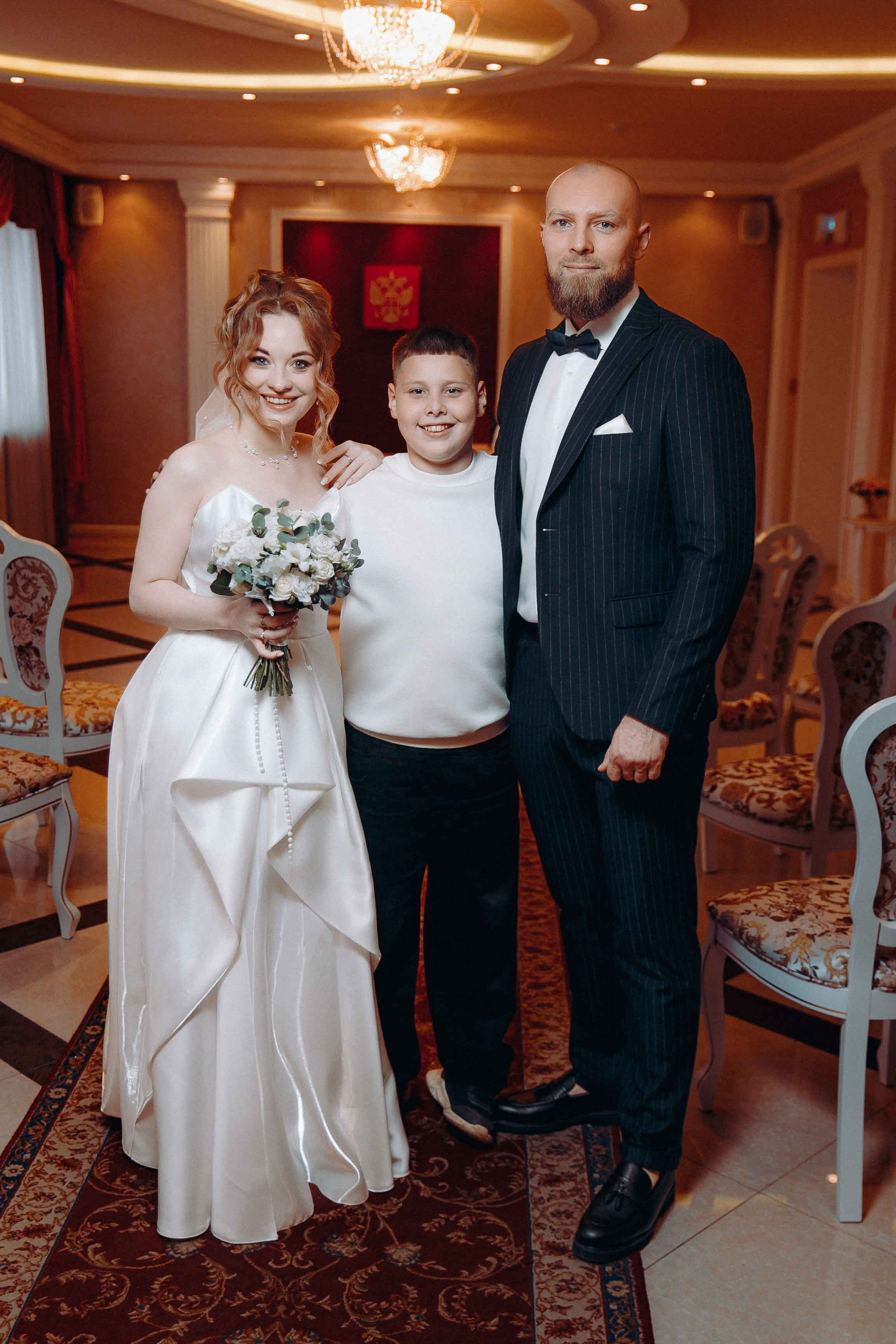 Загс + площадка. Ваш репортажный фотограф Артемий Антонов