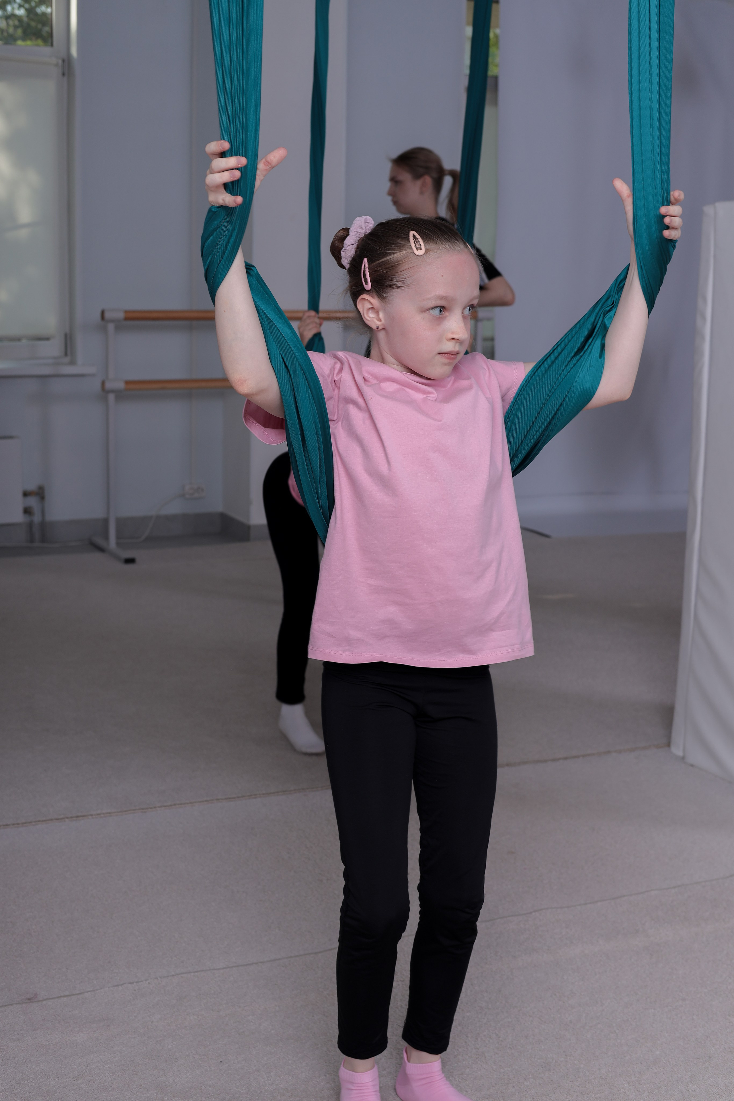 Детская аэройога. Фотограф Надршина Лилия