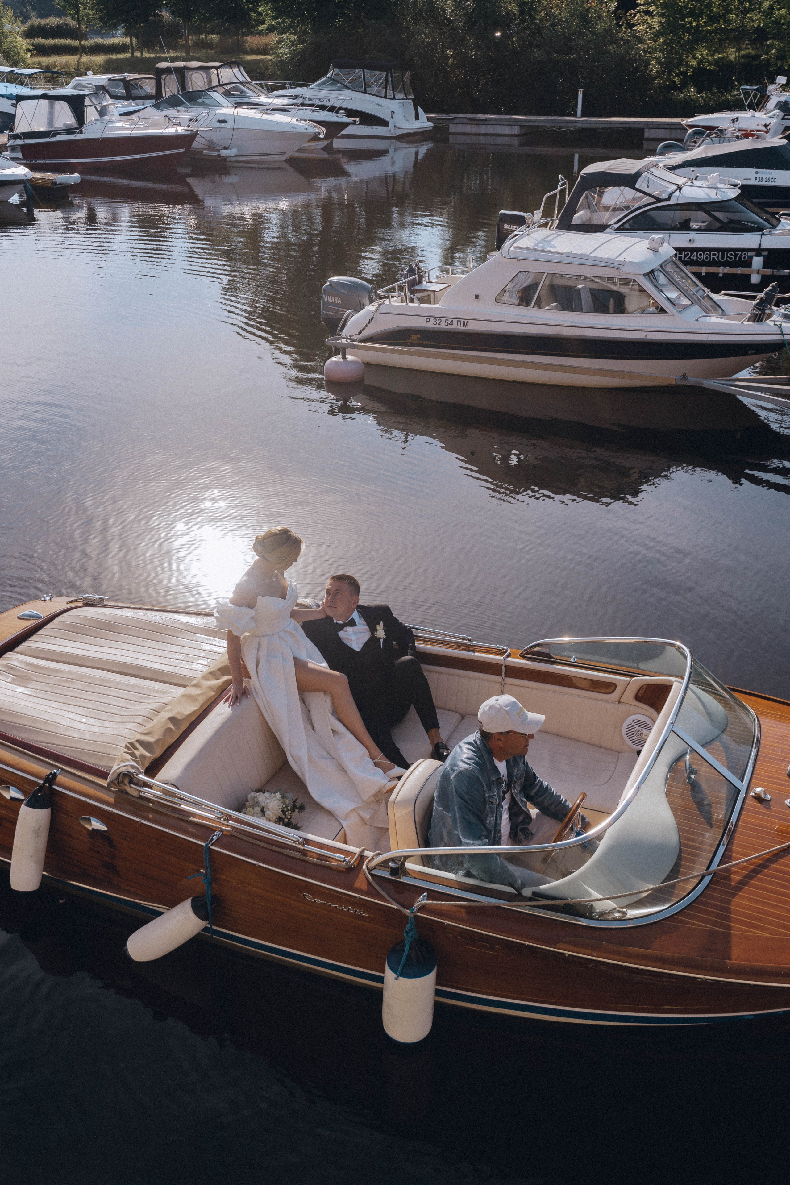 СВАДЕНБНАЯ СЬЕМКА НА КАТЕРЕ ПО КАНАЛАМ САНКТ-ПЕТЕРБУРГА И В АКВАТОРИИ НЕВЫ. Профессиональный фотограф, Санкт-Петербург — Виктория Богомолова