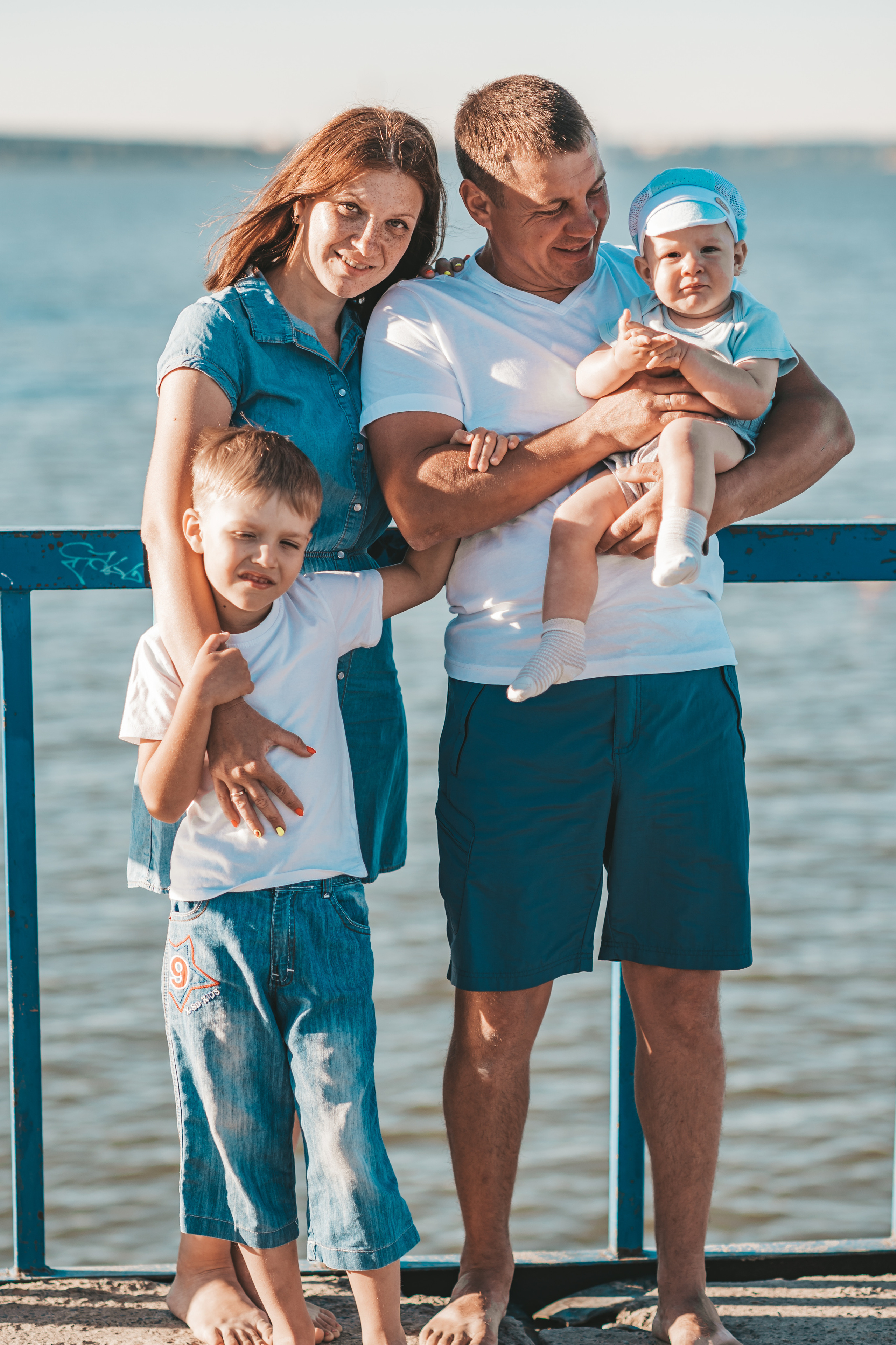 Семейные на пляже. Семейный и детский фотограф в Новосибирске Доронина Ольга