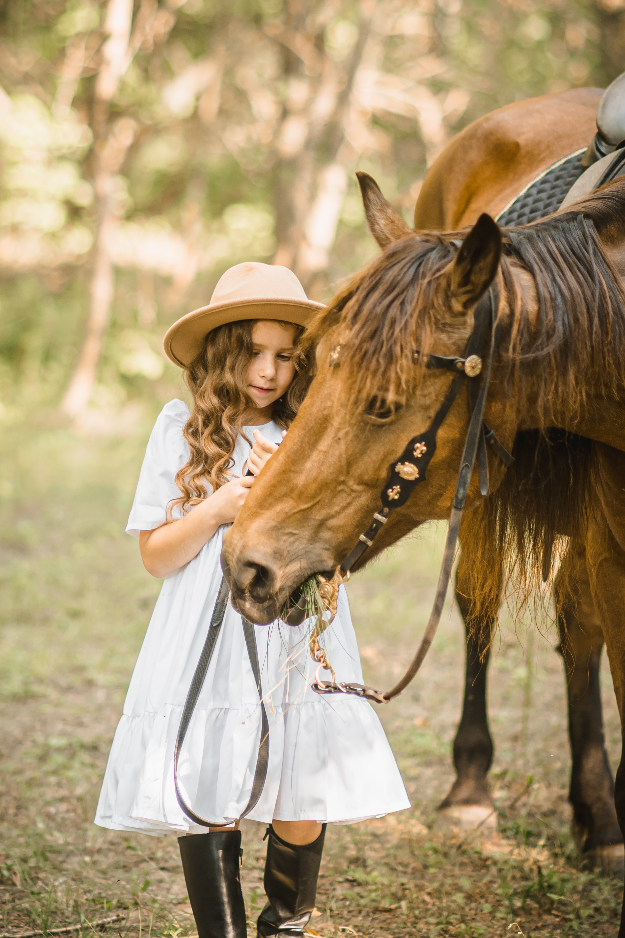 Маленькая любительница фотограф. Семейный и детский фотограф в Новосибирске Доронина Ольга