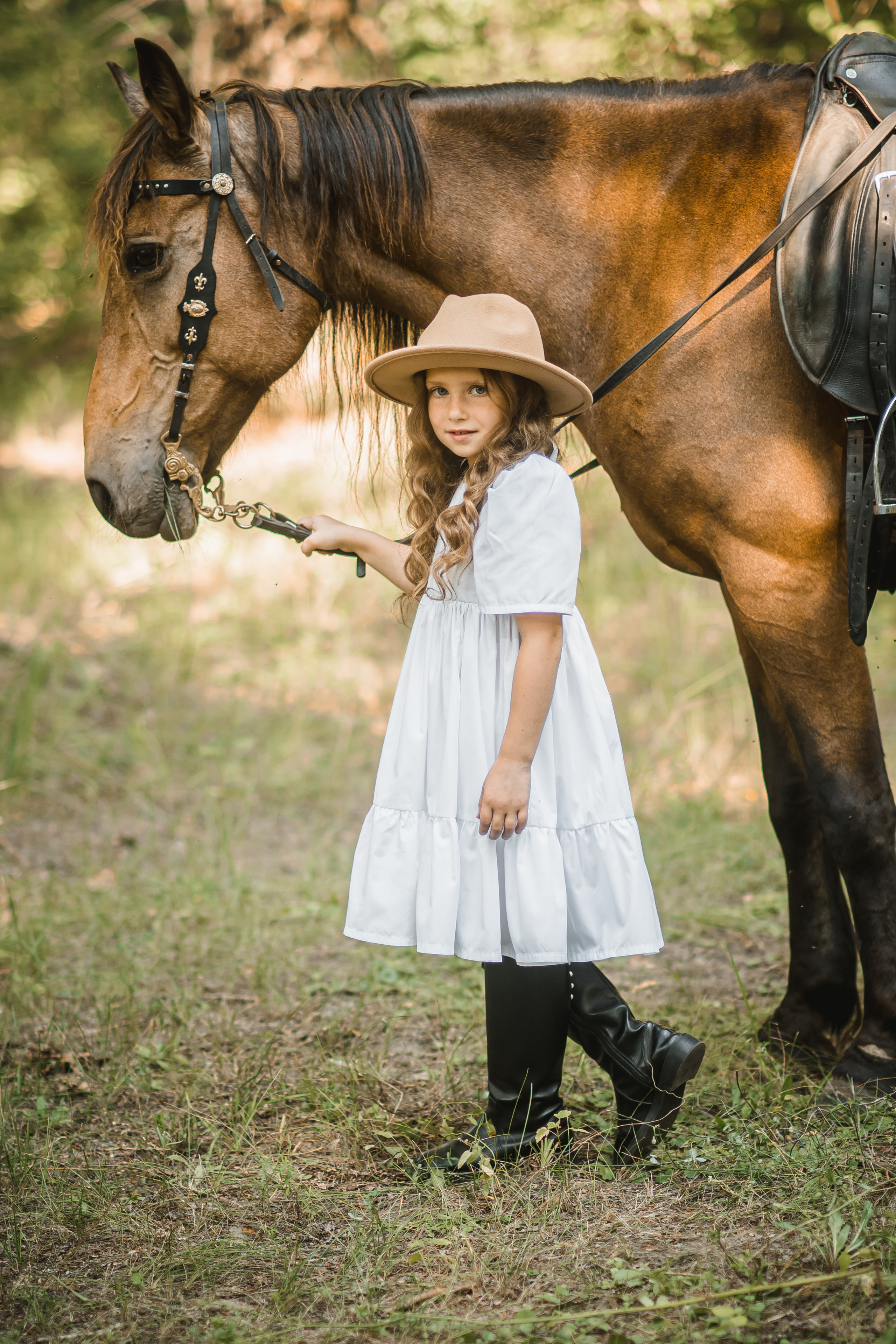 Маленькая любительница фотограф. Семейный и детский фотограф в Новосибирске Доронина Ольга