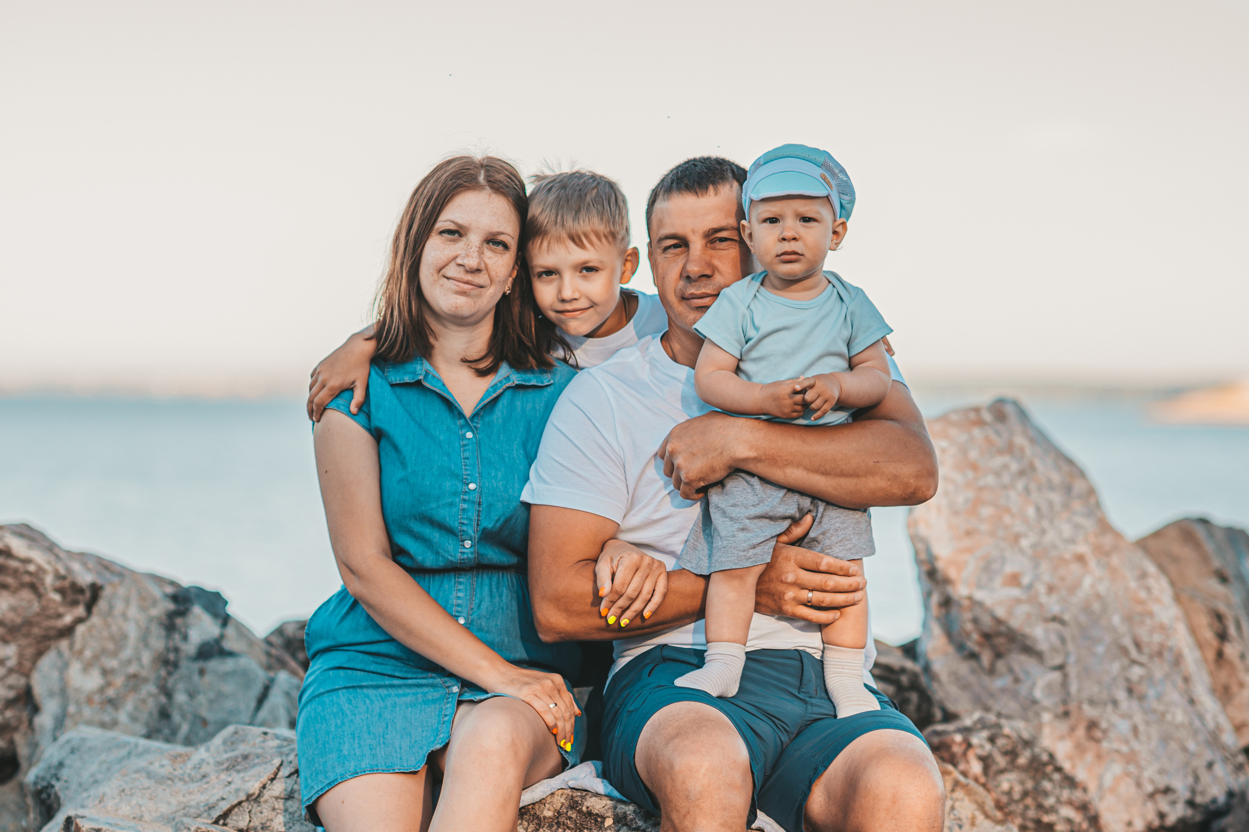 Семейные на пляже. Семейный и детский фотограф в Новосибирске Доронина Ольга