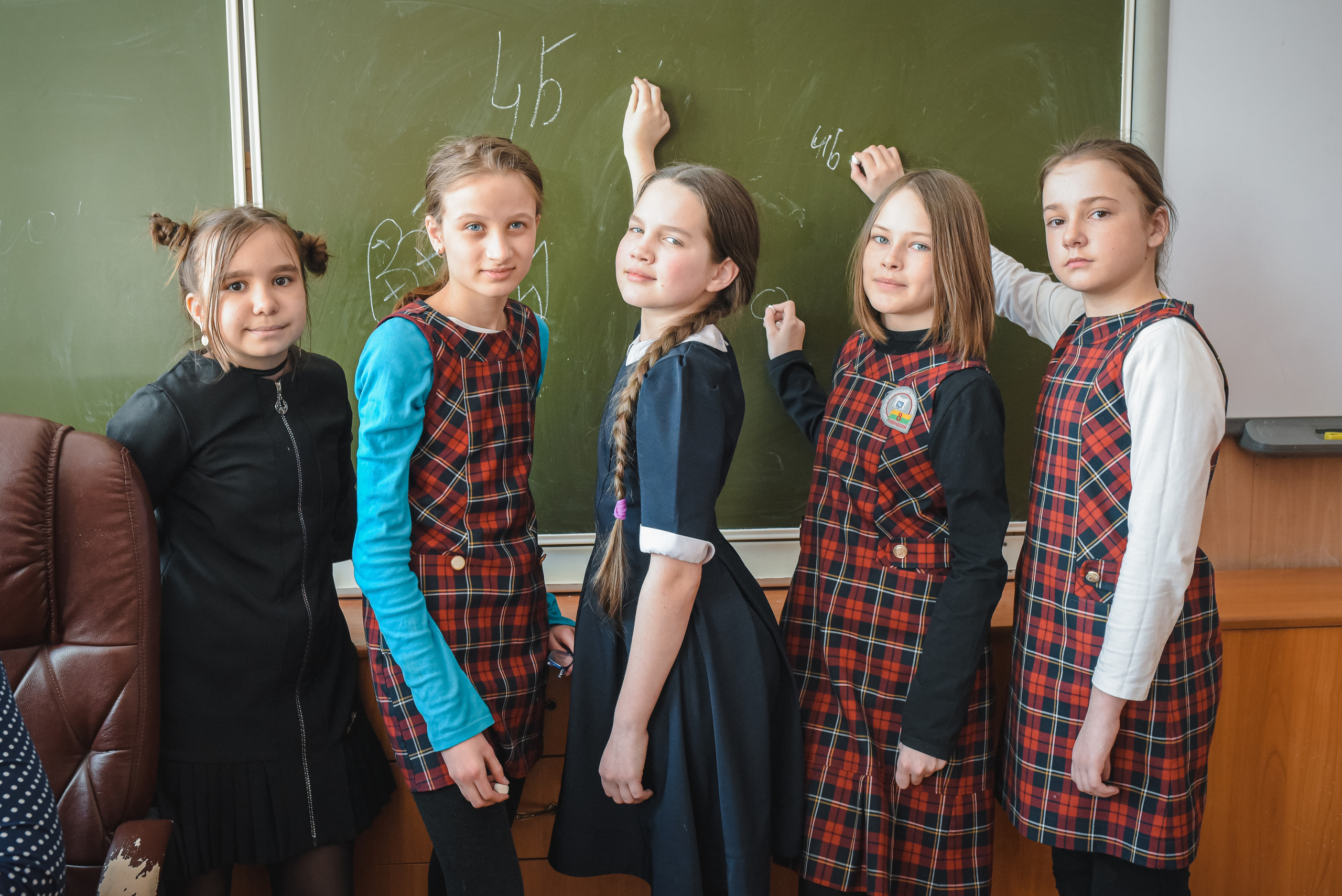 Школа гимназия 8, 4 класс. Семейный и детский фотограф в Новосибирске Доронина Ольга