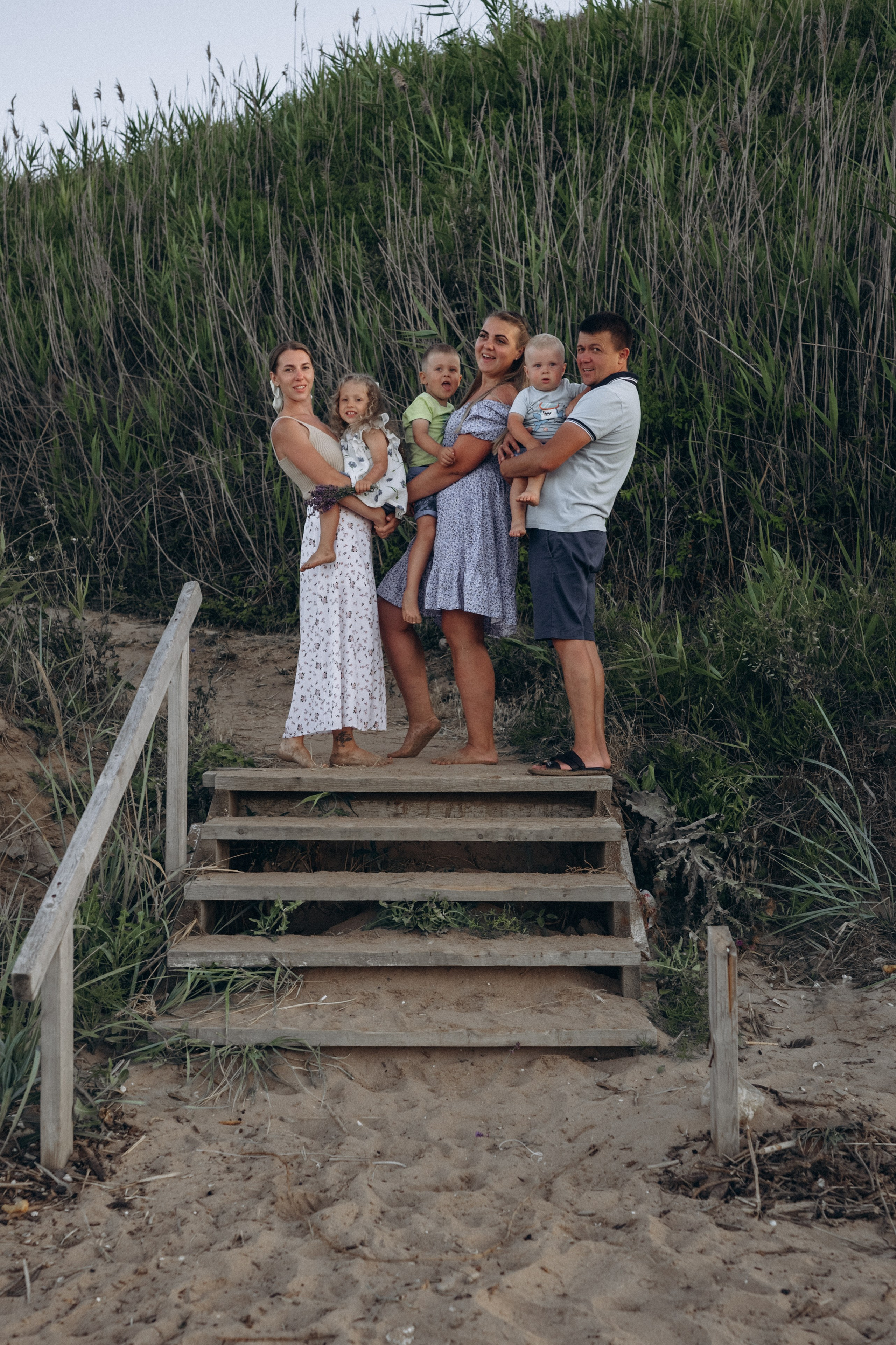 Рафаэль Юля Даня и Тимур; Алена и Алиса. Фотограф Горбенко Анна