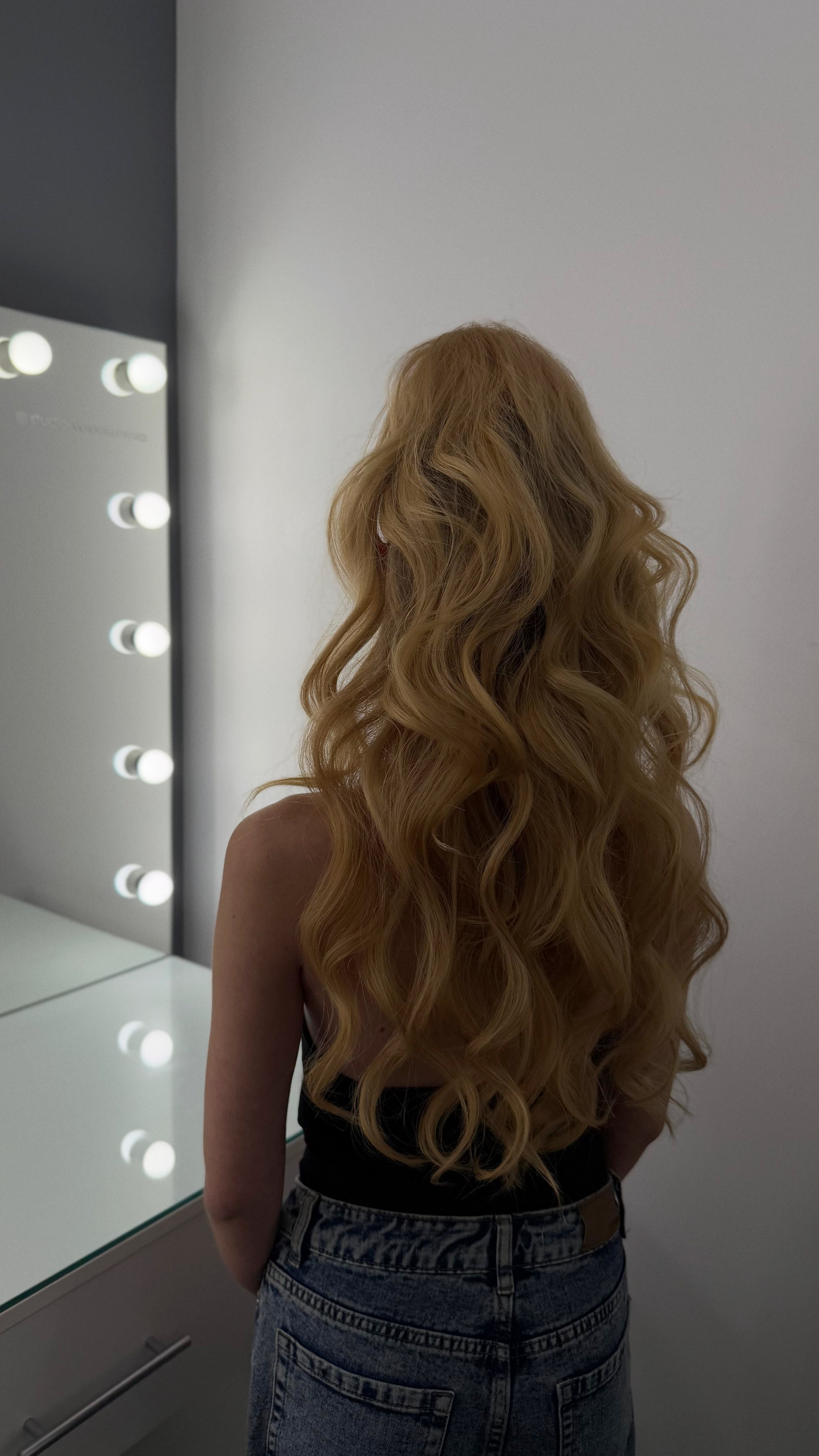 Прически, укладки. Студия визажистов, стилистов по прическам, бровистов и мастеров по ресницам