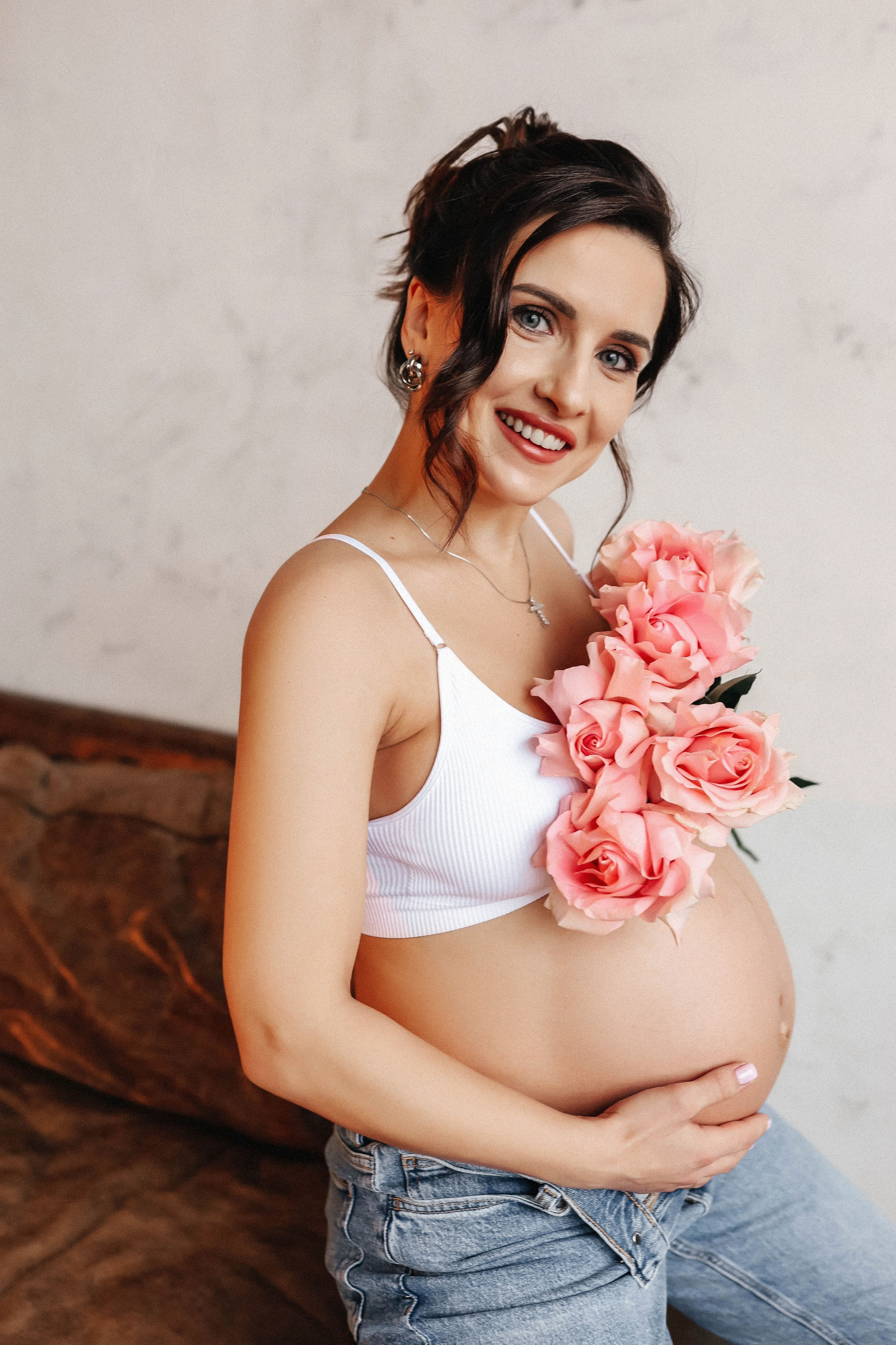 Фотосессия беременности в Москве в студии. Свадебный и семейный фотограф в Москве