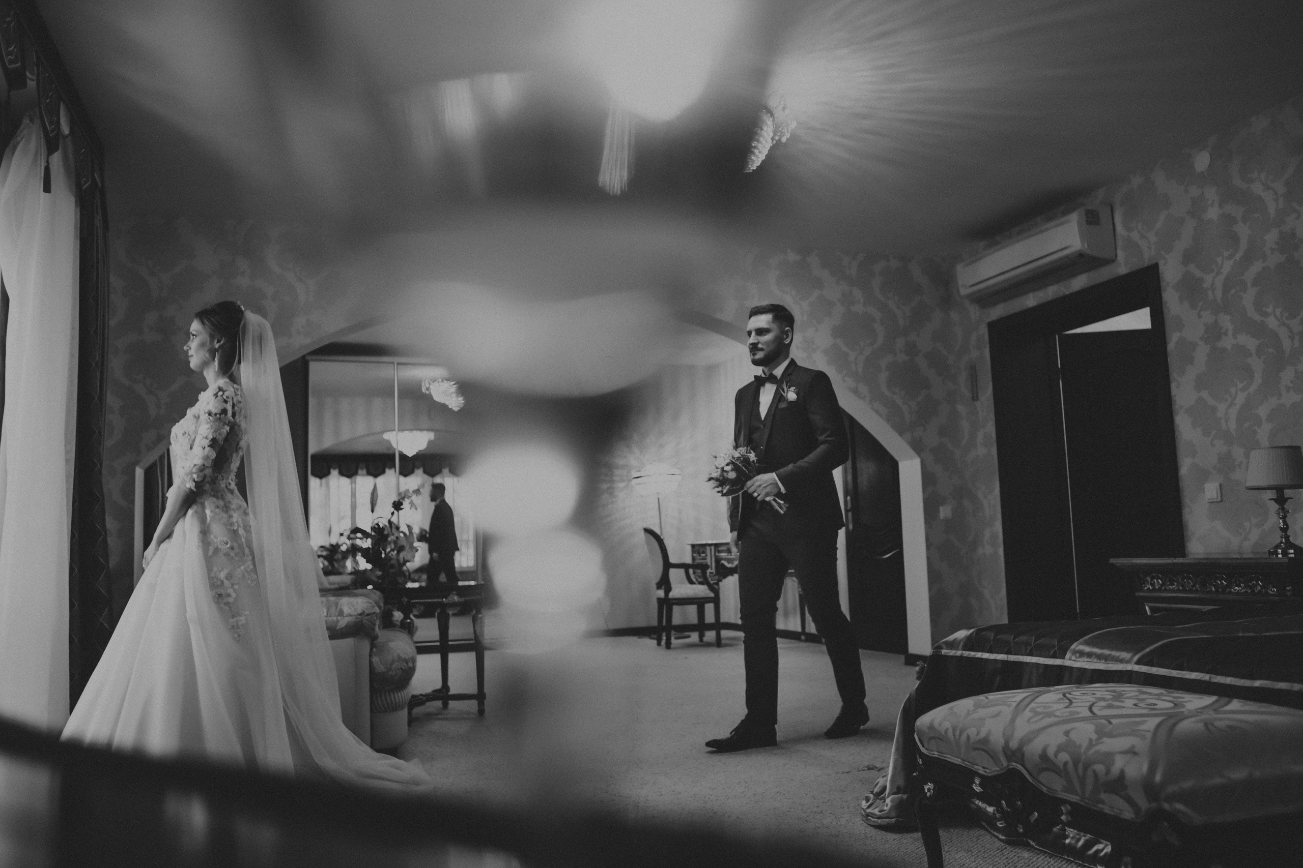 Фотосъёмка свадьбы за городом на берегу озера. Свадебный фотограф в Витебске Дмитрий Кувшинов