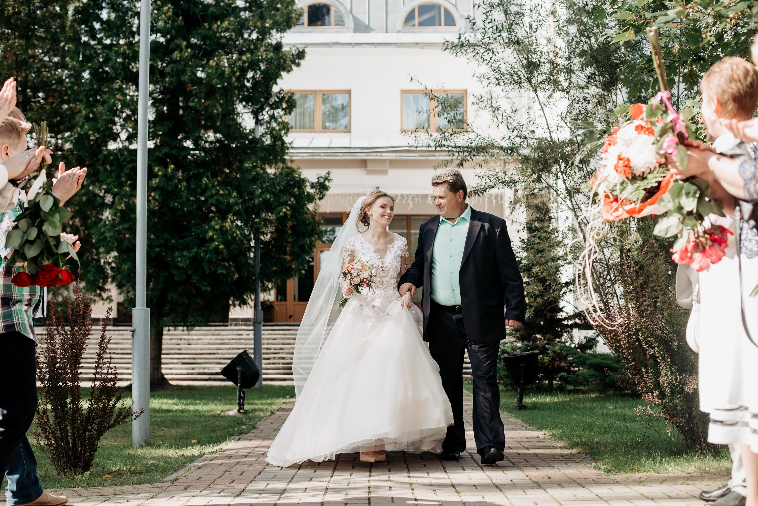 Фотосъёмка свадьбы за городом на берегу озера. Свадебный фотограф в Витебске Дмитрий Кувшинов