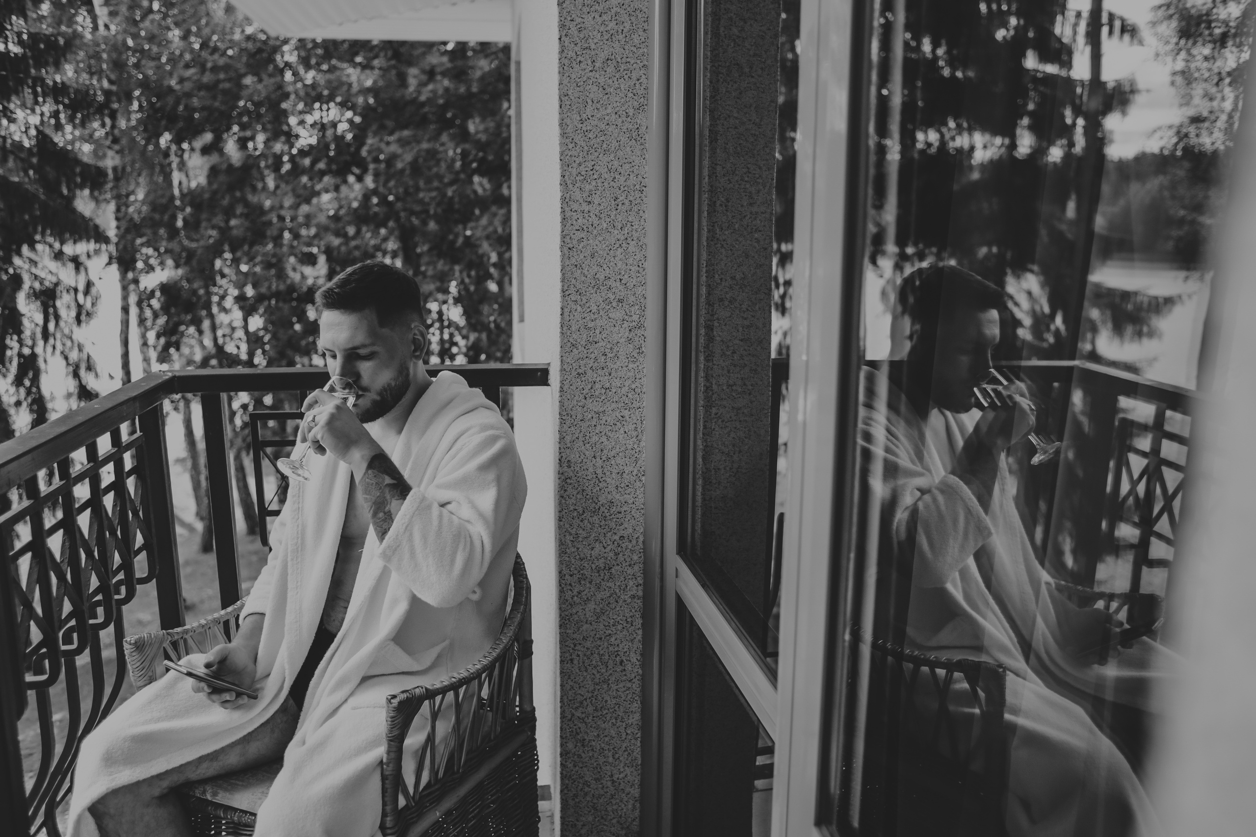 Фотосъёмка свадьбы за городом на берегу озера. Свадебный фотограф в Витебске Дмитрий Кувшинов