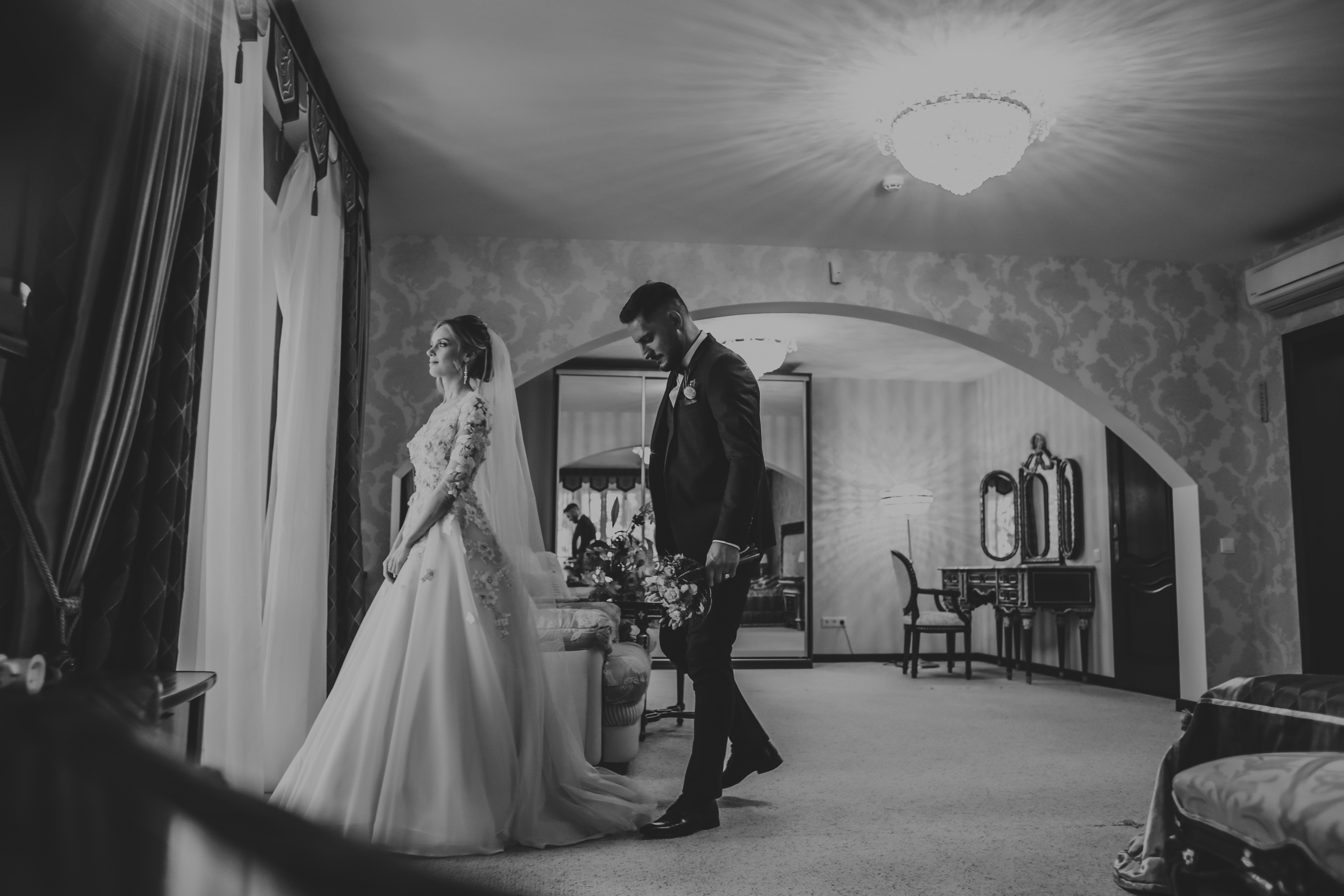 Фотосъёмка свадьбы за городом на берегу озера. Свадебный фотограф в Витебске Дмитрий Кувшинов