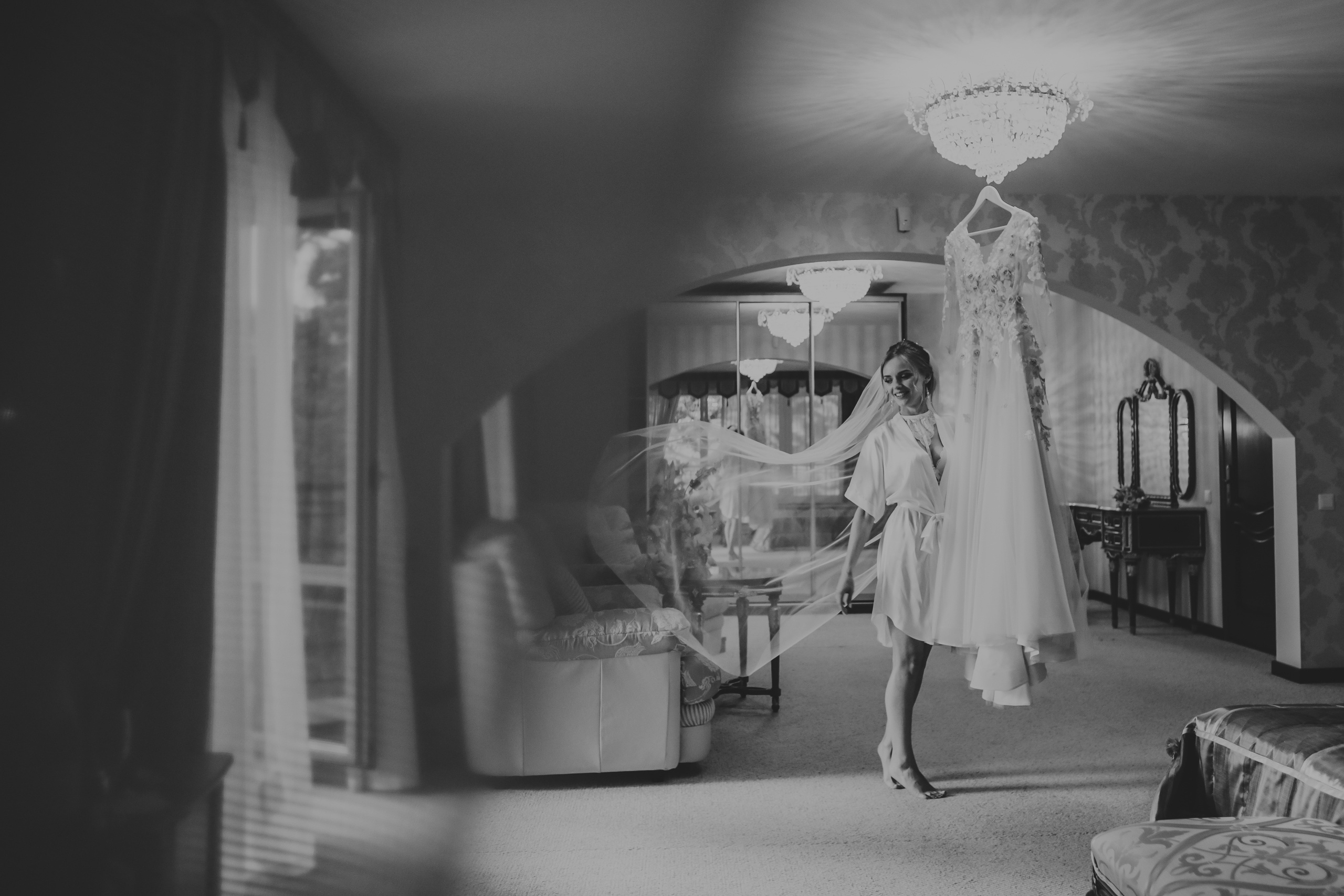 Фотосъёмка свадьбы за городом на берегу озера. Свадебный фотограф в Витебске Дмитрий Кувшинов