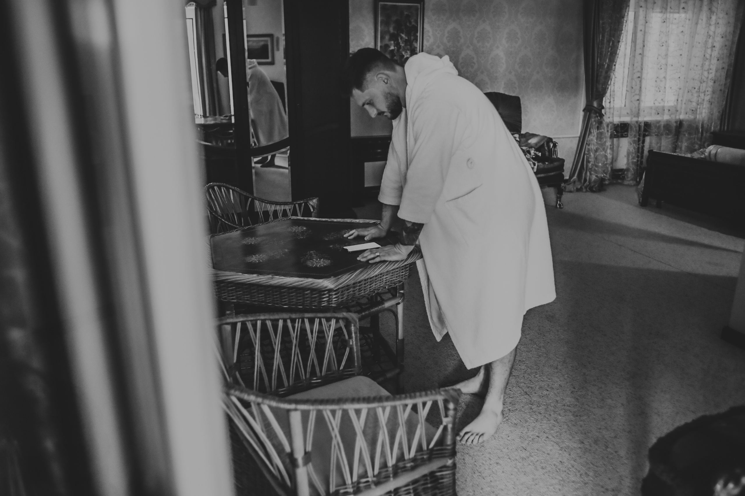 Фотосъёмка свадьбы за городом на берегу озера. Свадебный фотограф в Витебске Дмитрий Кувшинов