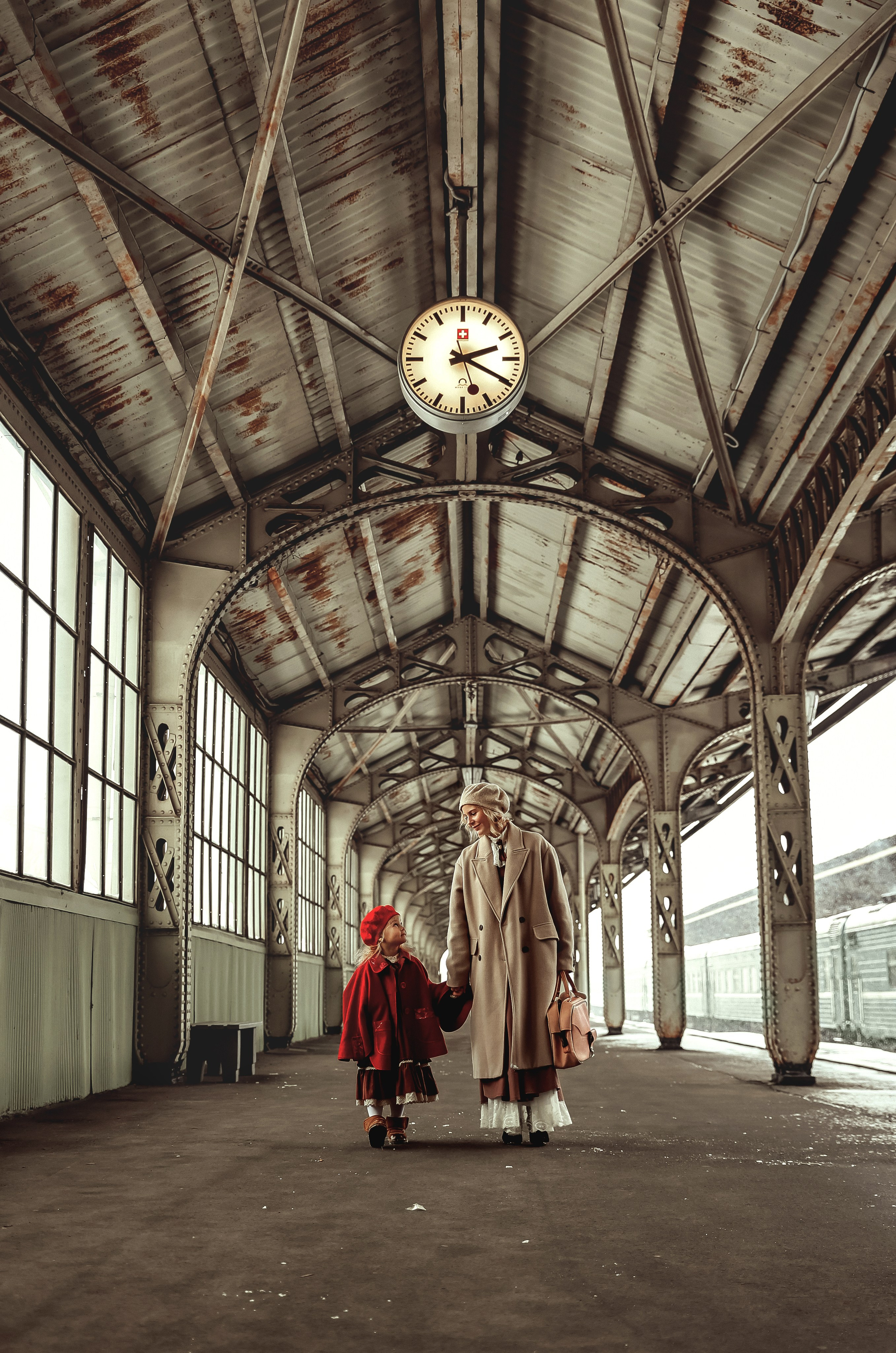 Ретро съемка на Витебском вокзале. Фотограф — Татьяна Кириллова, г. Санкт-Петербург