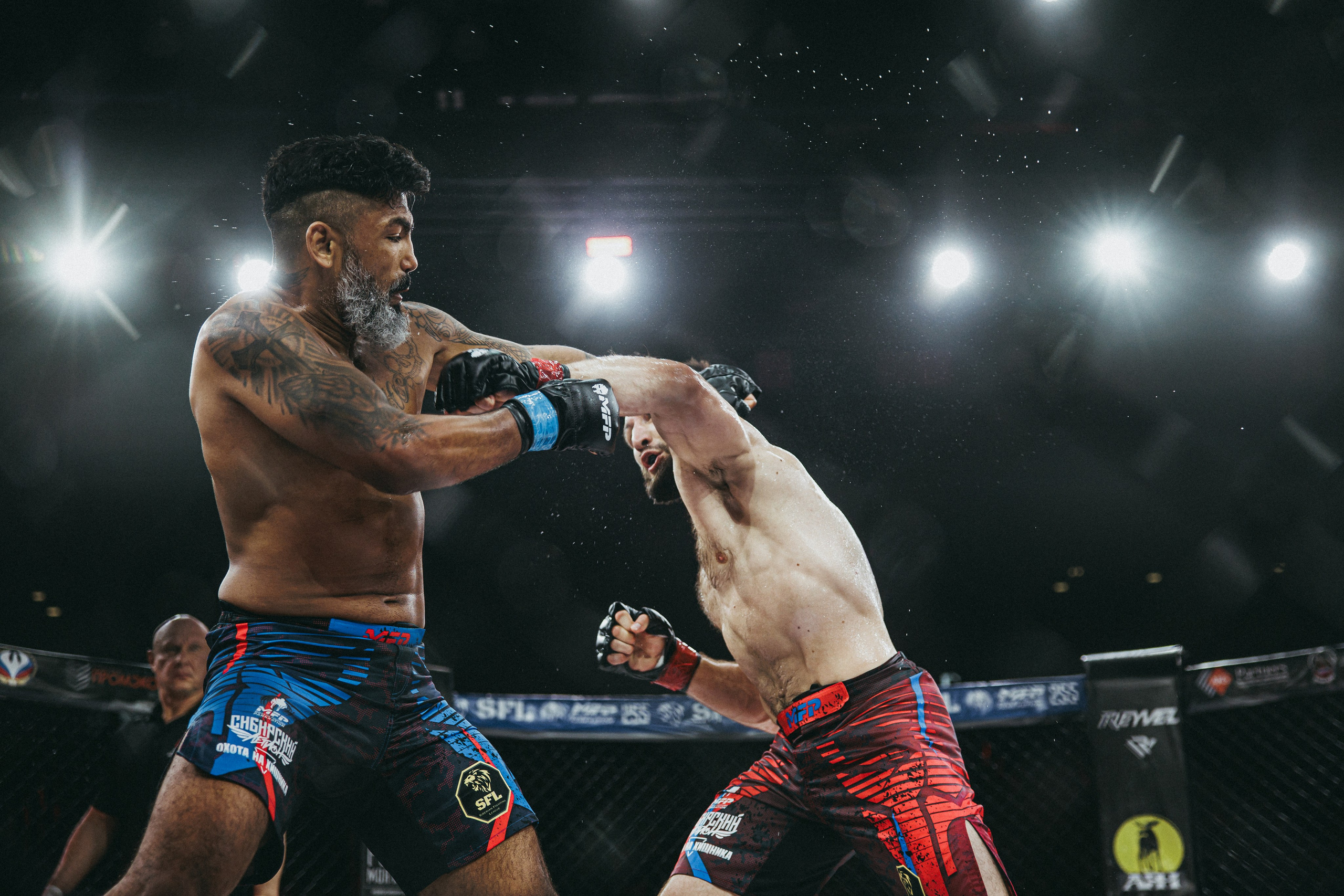 MFP255 ДУГЛАС РИБЕЙРО VS МАКСИМ БУТОРИН. Фотограф Иркутск Антипин Сергей