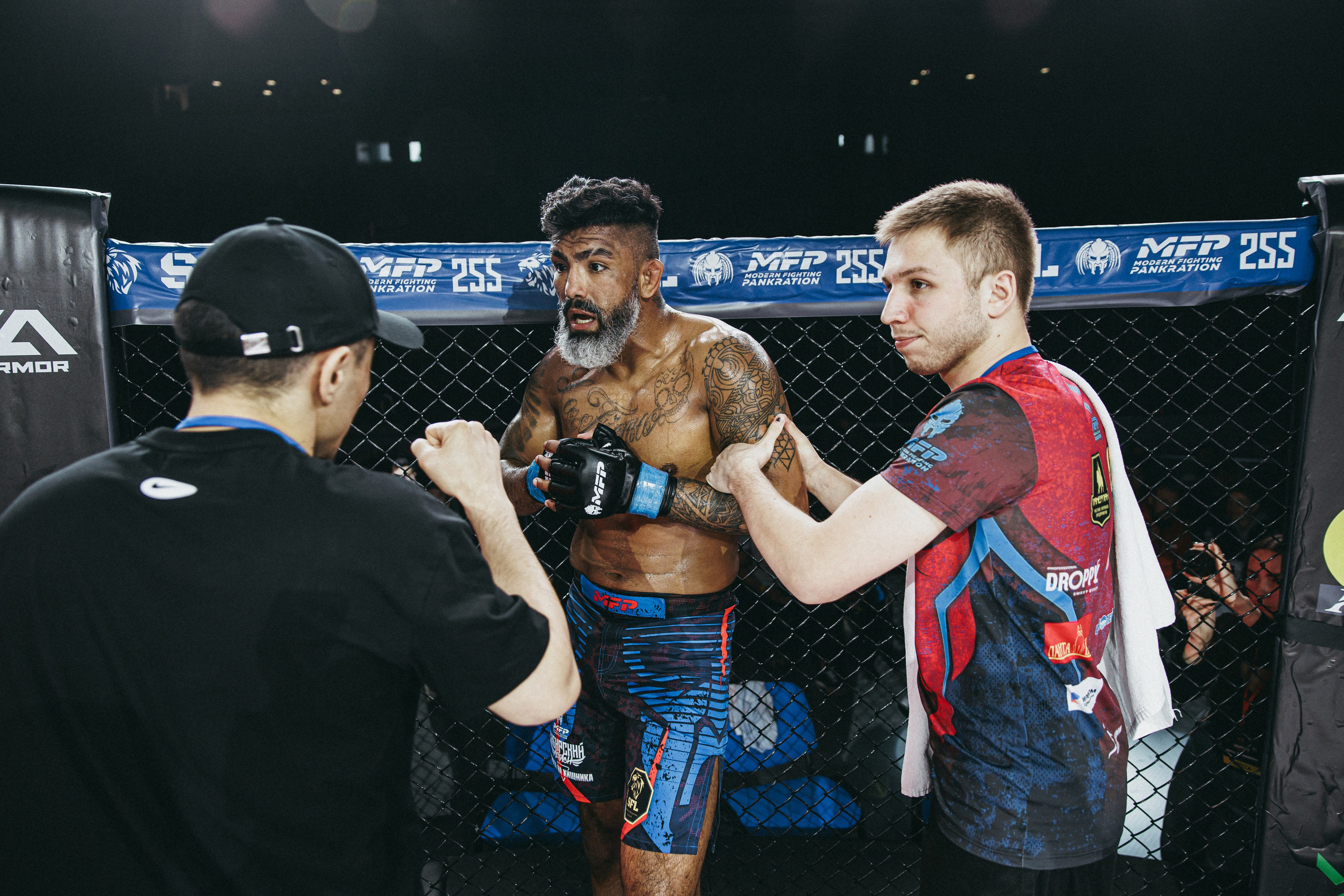 MFP255 ДУГЛАС РИБЕЙРО VS МАКСИМ БУТОРИН. Фотограф Иркутск Антипин Сергей