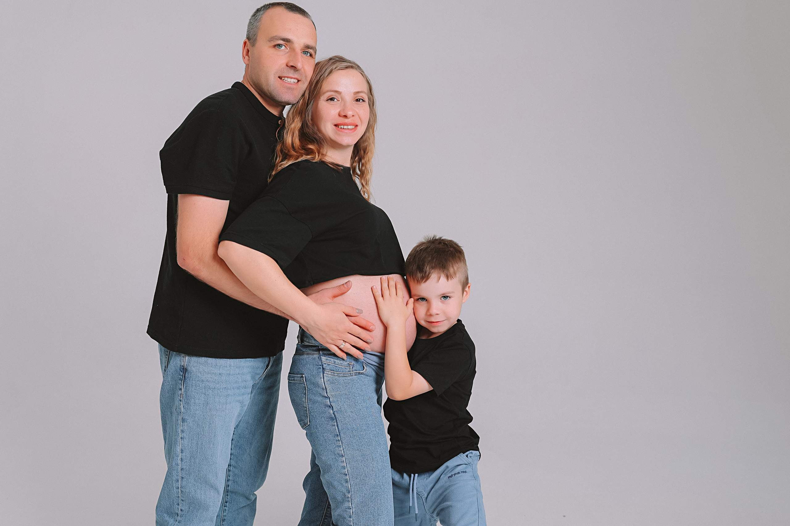 Фататум циклорама и зал. Семейный фотограф Тюмень, фотограф на роды Салмина Мария