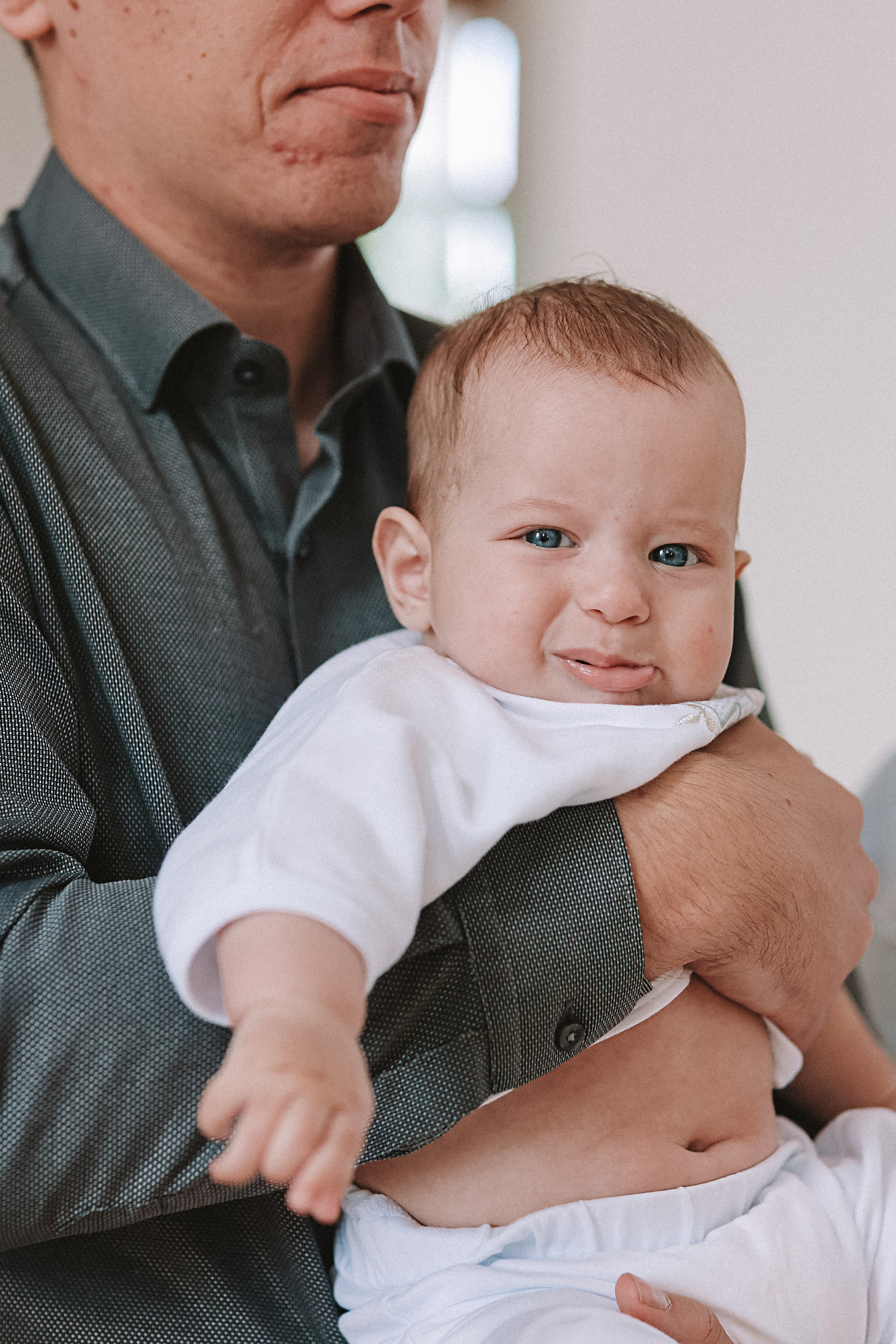 Крещение церковь около моста влюбленных. Семейный фотограф Тюмень, фотограф на роды Салмина Мария