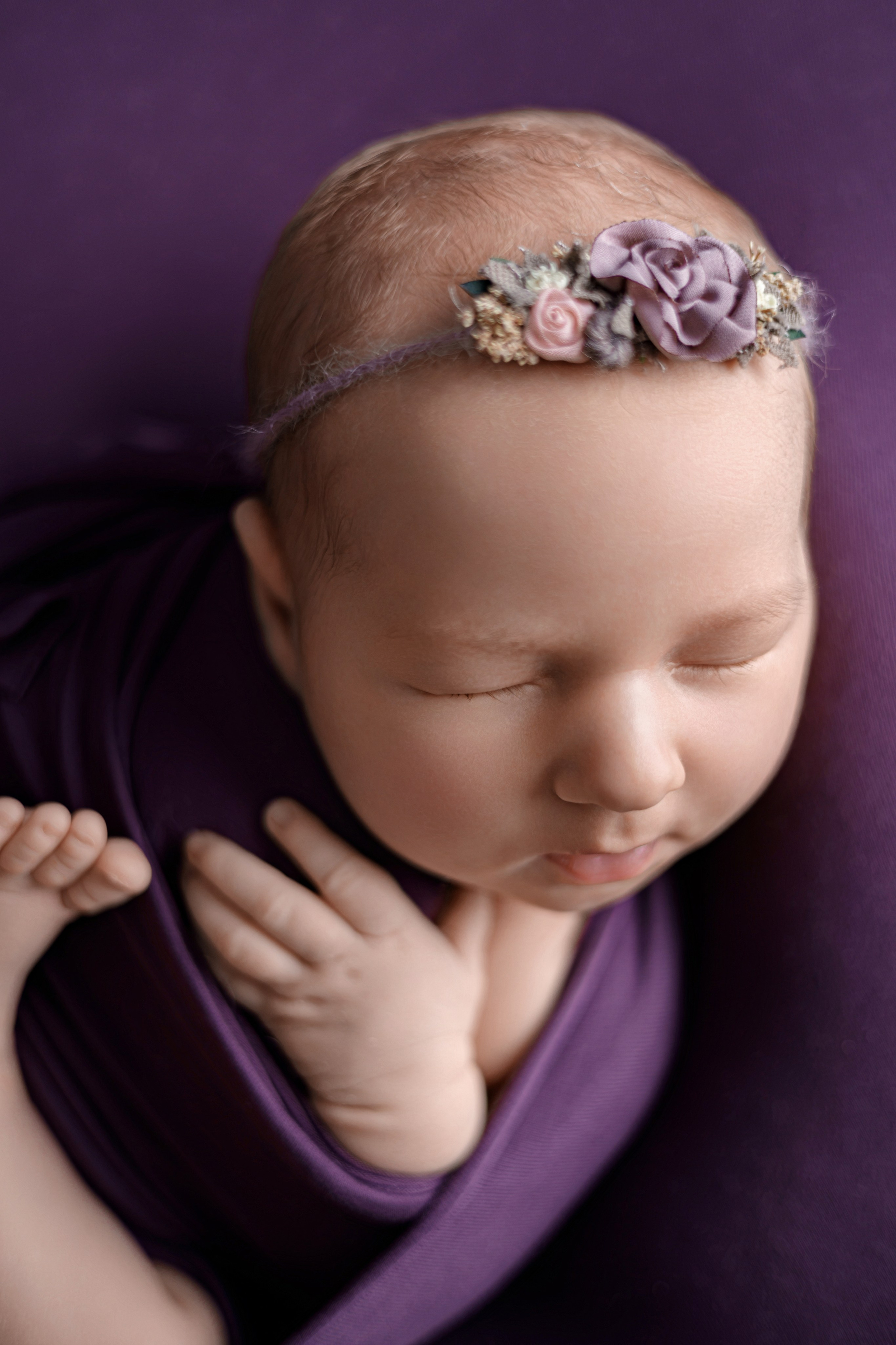 Виолетта. Евгения Горбунова фотограф новорожденных в Новом Уренгое