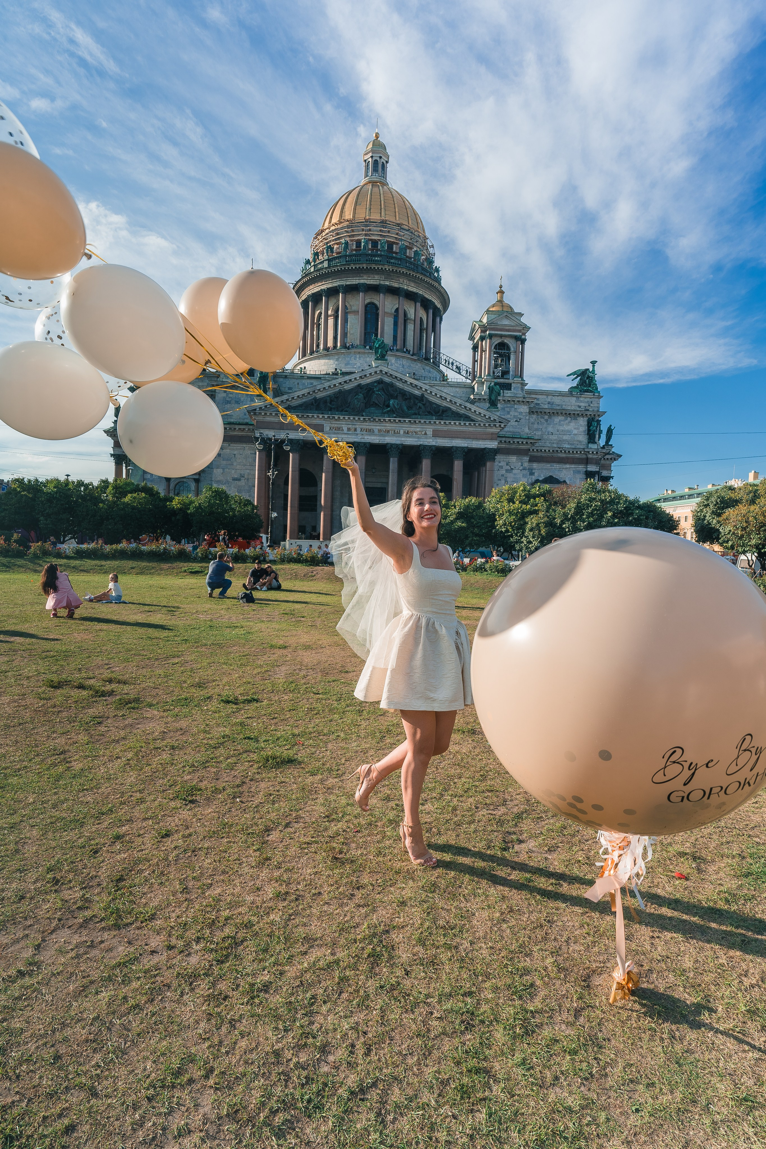 Фотосъемка девичника, встреча девушек, веселые женские портреты