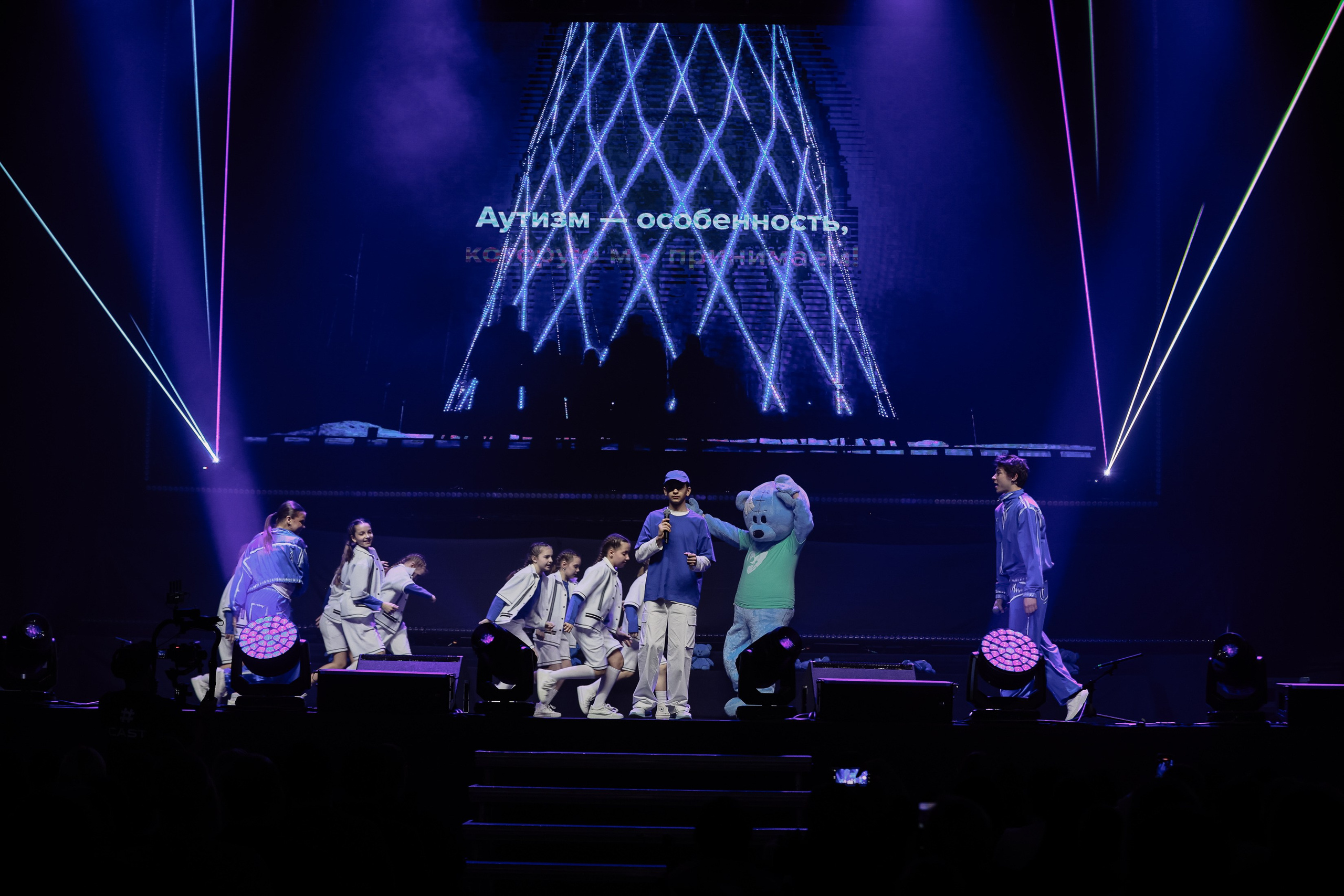 Музыкальный спектакль «Жить» в Локомотив Арене. Фотограф Юлия Мальцева