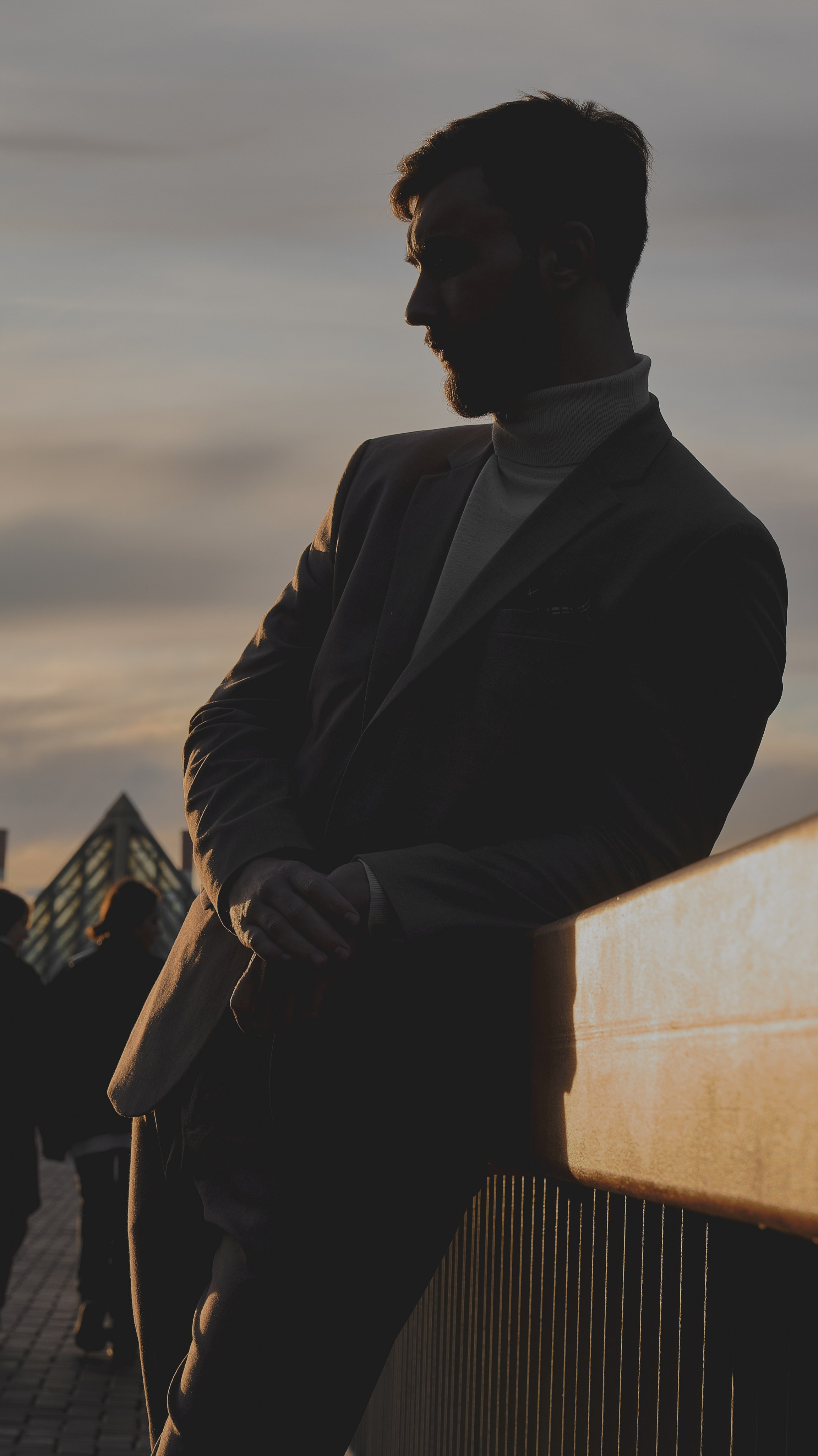 Я  фотограф. Работаю в городе Москва,