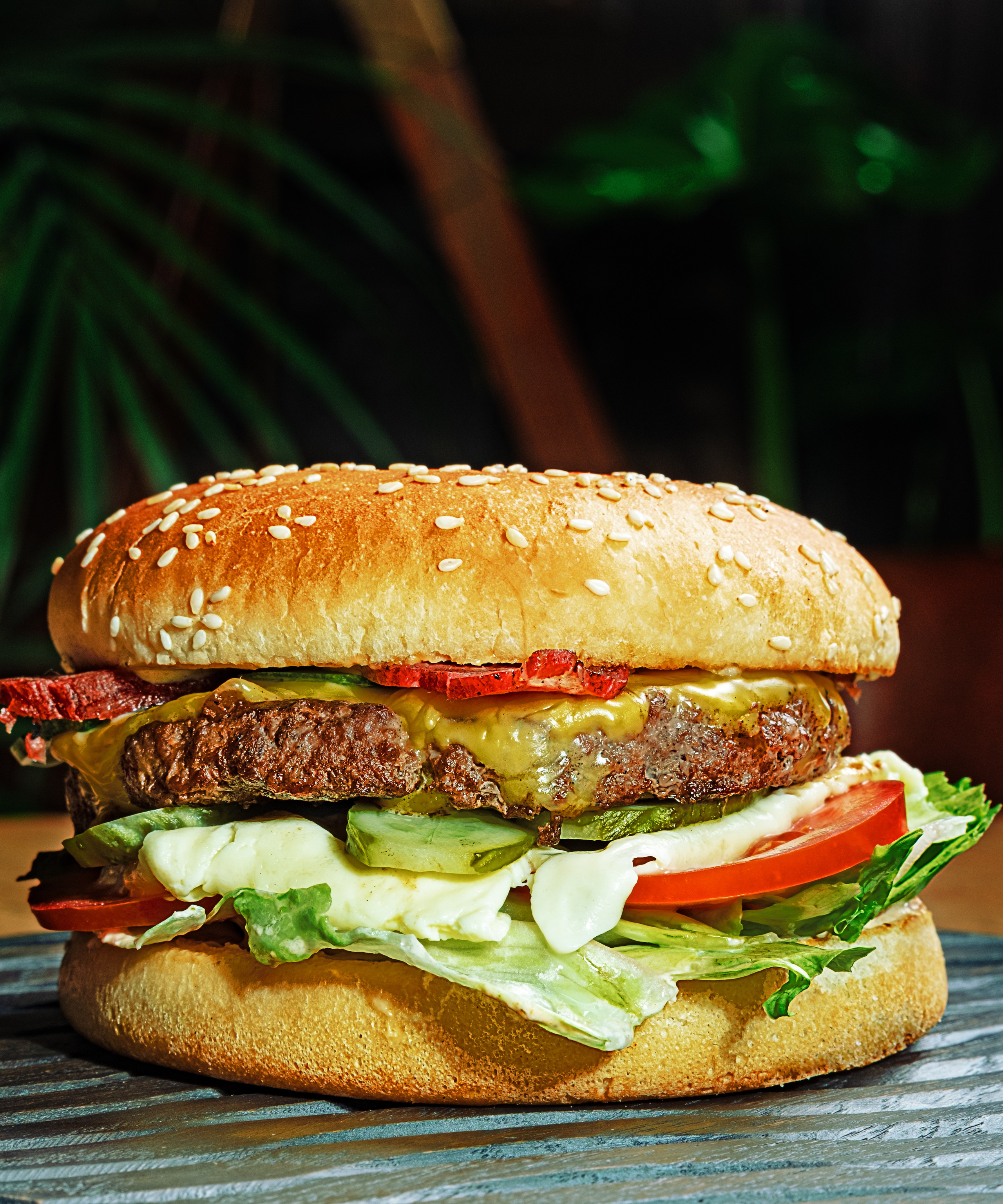 Фуд съёмка на черном фоне. Я  фотограф. Работаю в городе Москва,