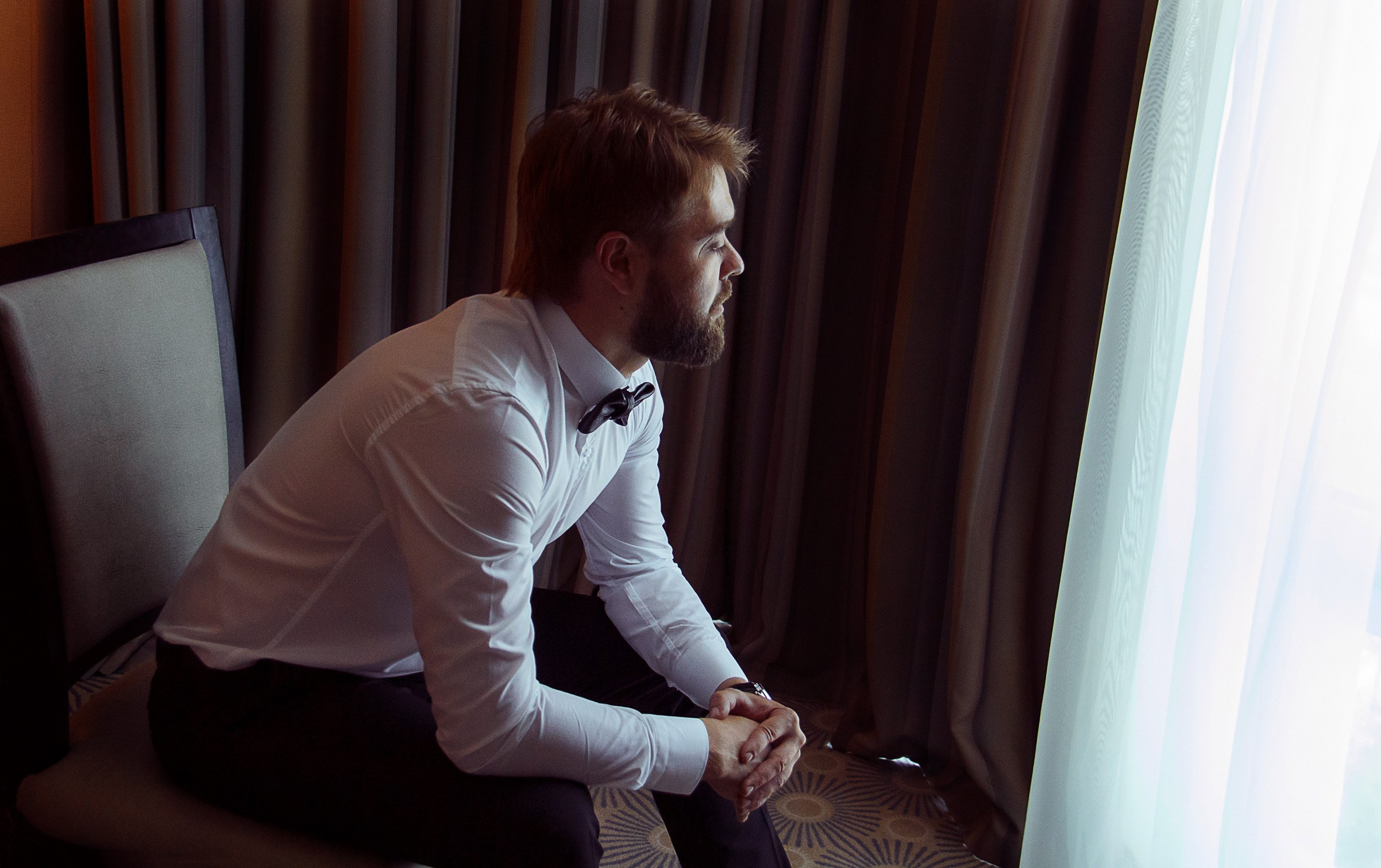 Свадебная фотосессия. Невеста. Сборы в отеле. Свадебная фотосессия в Севастополе и Балаклаве. Фотограф Зайцева Надежда. Свадебный фотограф в Крыму. 