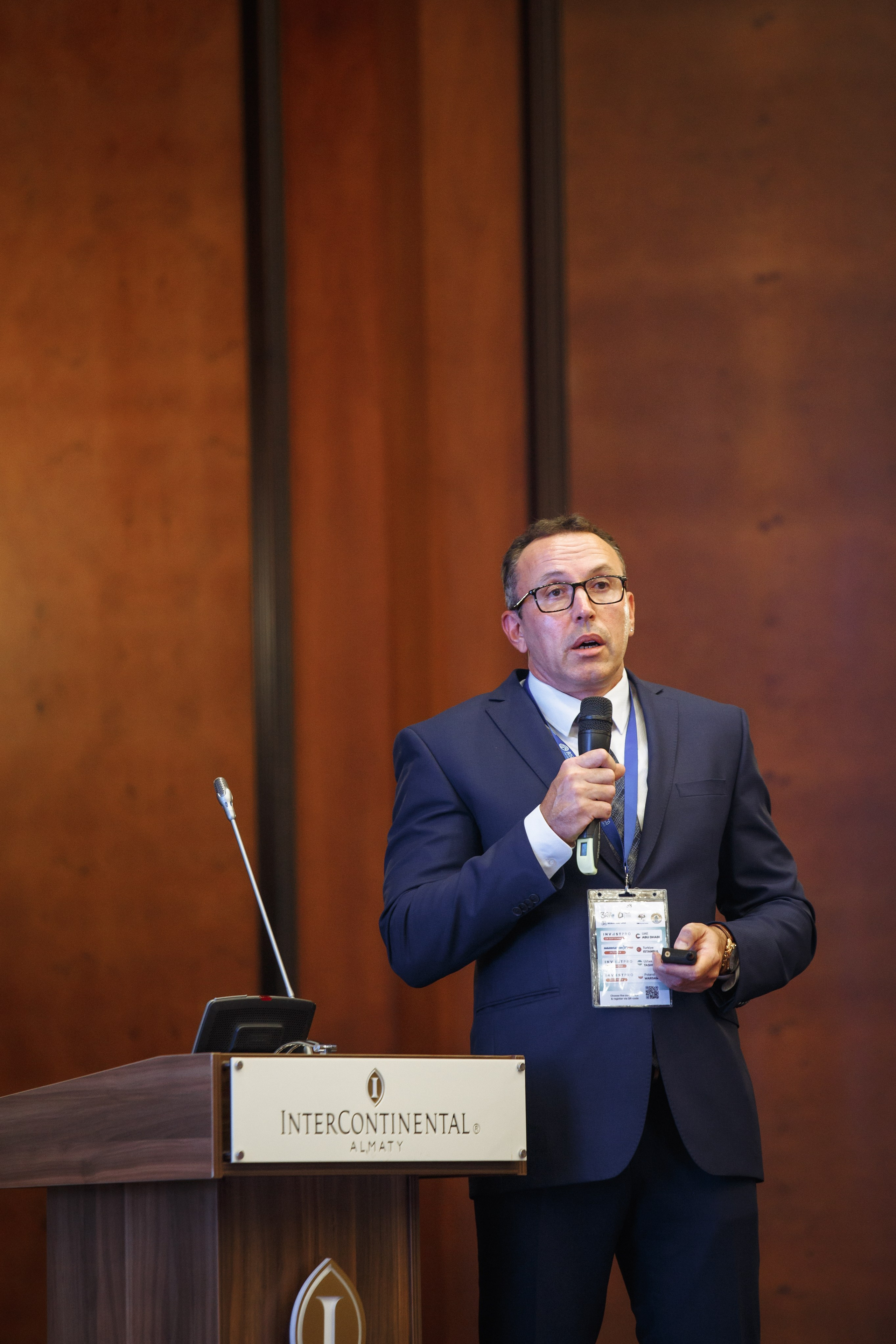 Фоторепортаж Bosco conference. Коммерческий и репортажный фотограф в Алматы — Jora Abramov