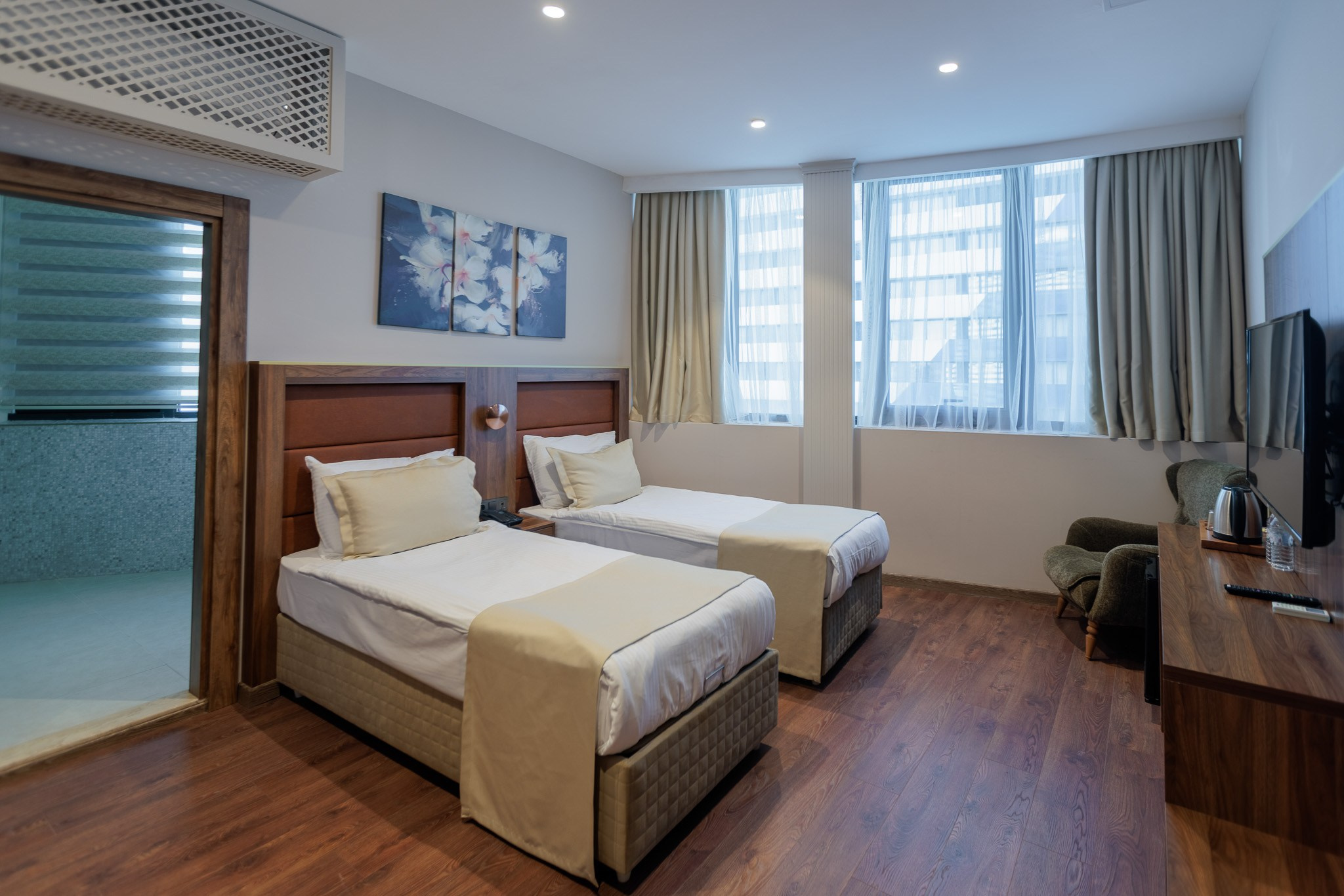 SKY TOWER (METRO CITY). Режиссёр, клипмейкер, фотограф — Андрей Охота