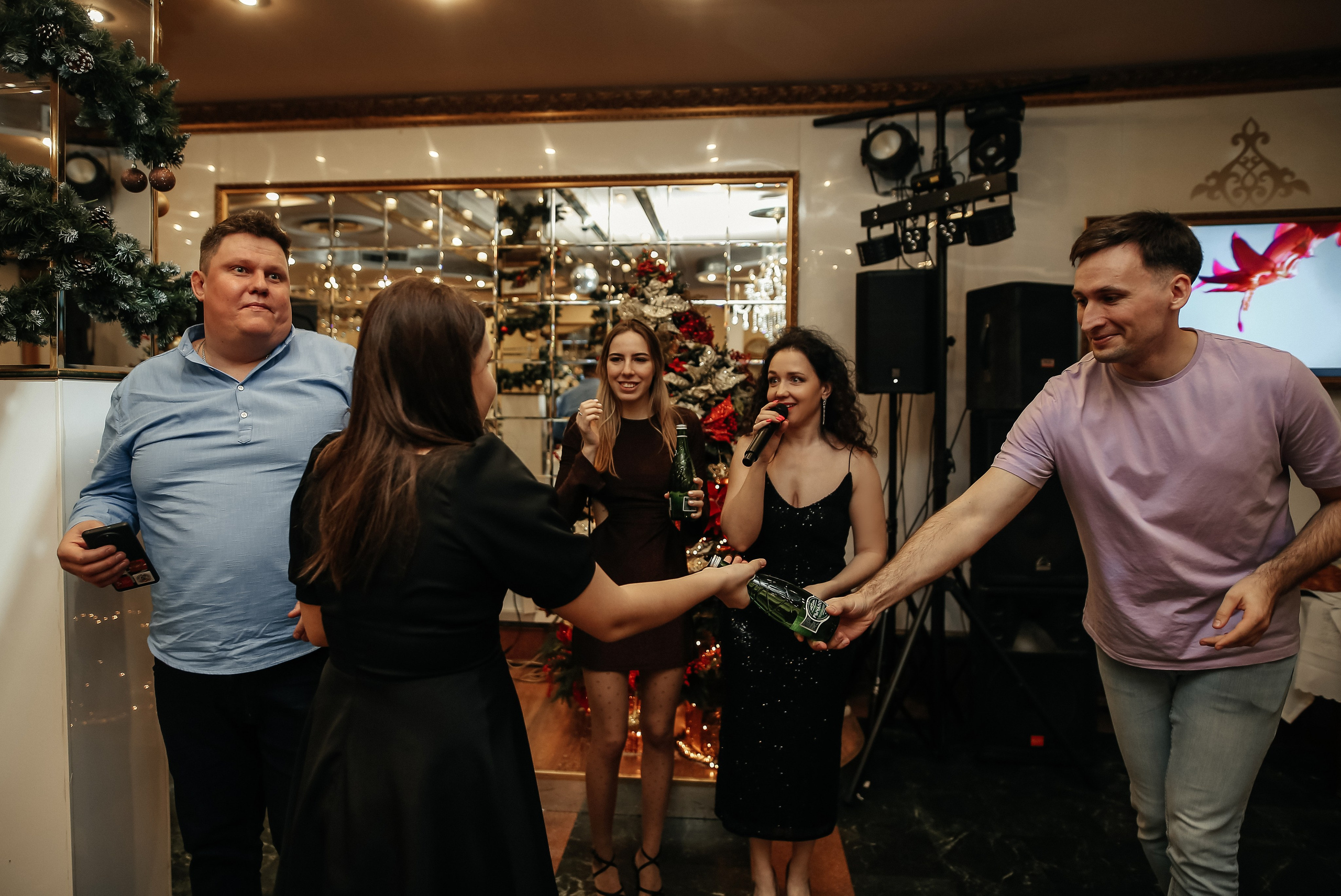 Живая музыка в Москве Ведущий Москва Саксофон Топ ведущих на свадьбу. Свадебный ведущий в Москве Саксофон на свадьбу