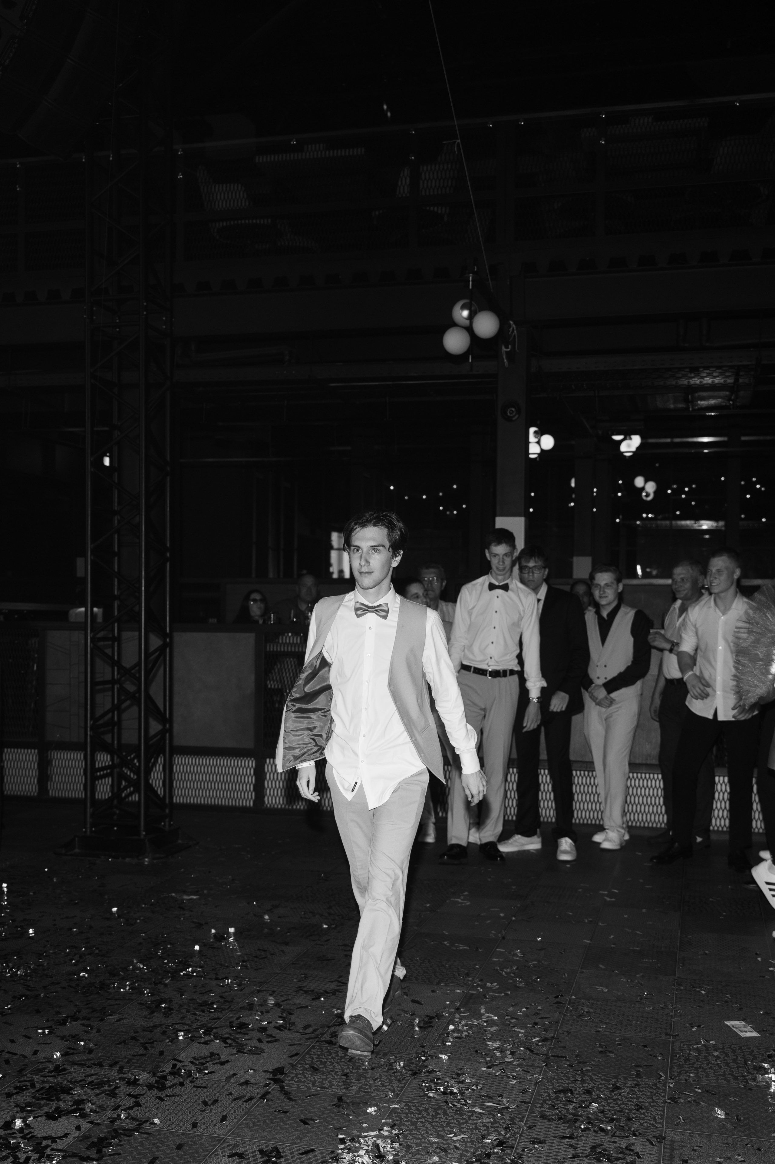 Выпускной Гимназия 7. Свадебный и репортажный фотограф Элина Козырьянова