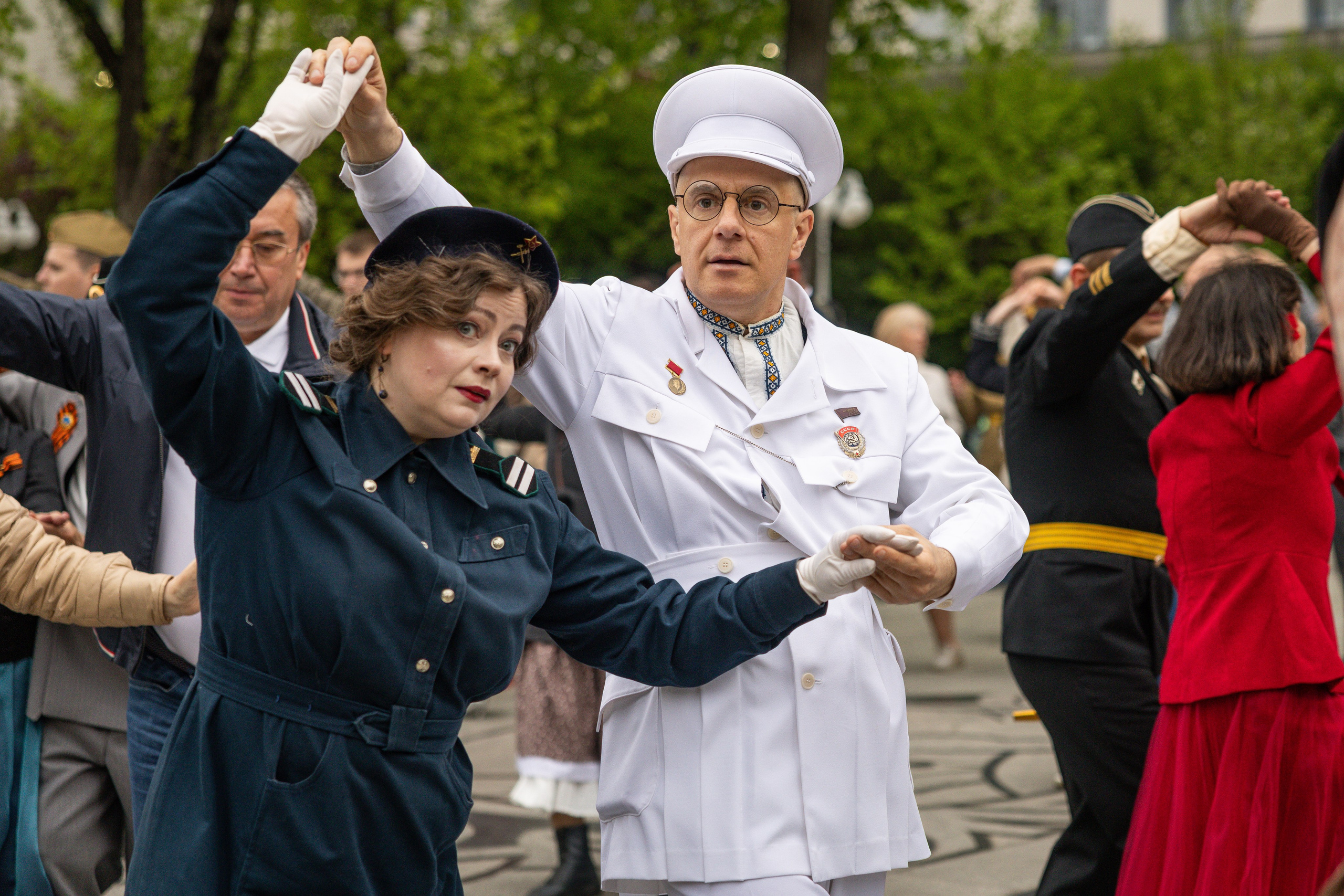 Бал Победы в саду Эрмитаж. Фотограф Сергей Ловкий