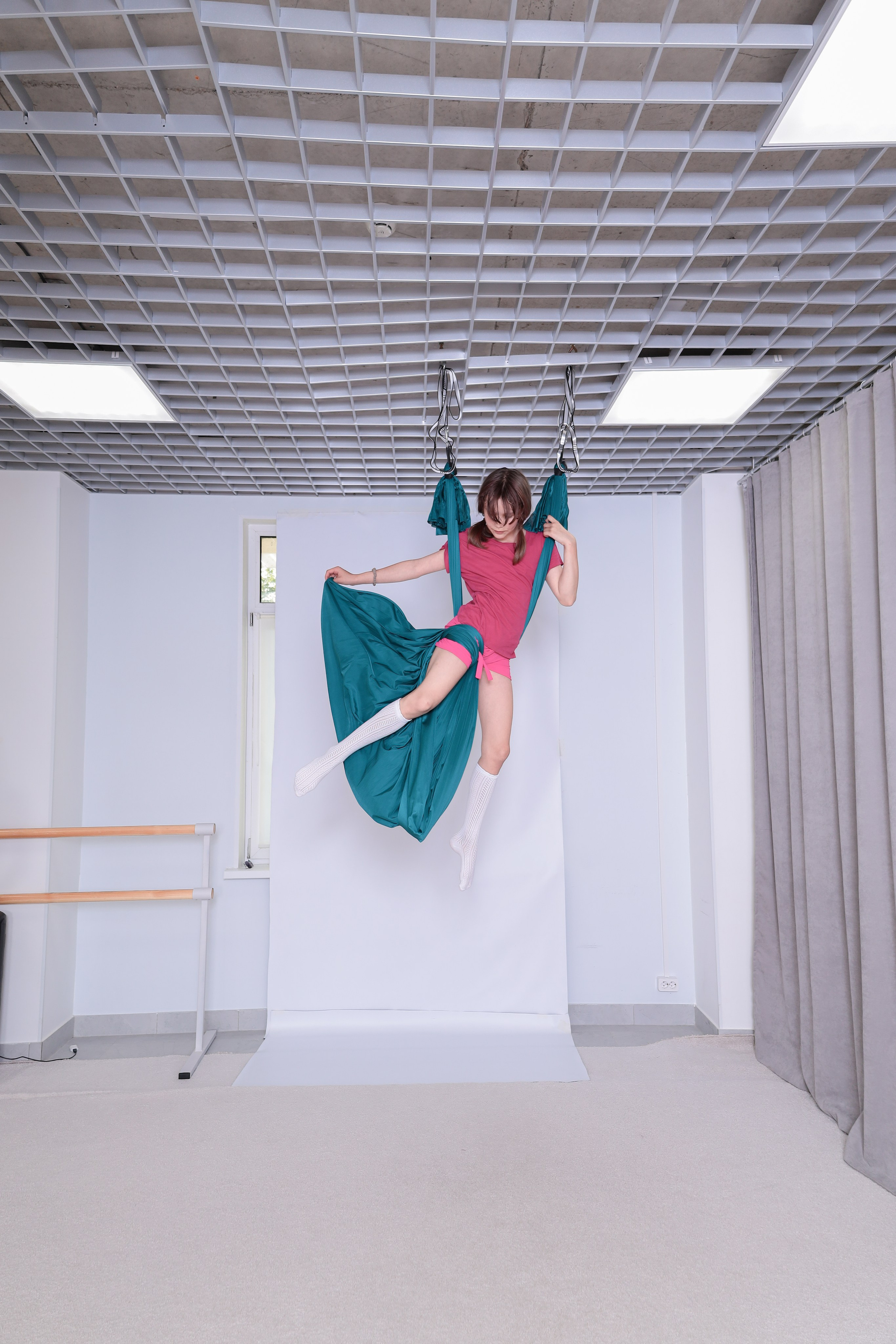 Детская аэройога. Фотограф Надршина Лилия