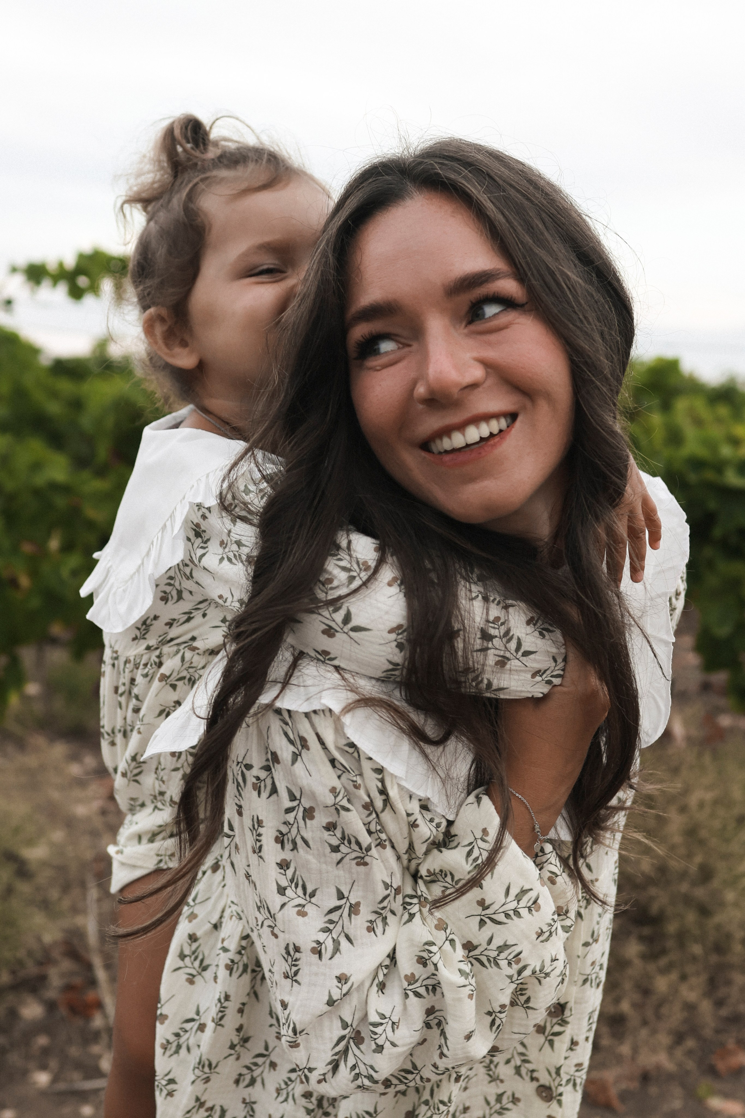 Пойдем, словлю тебе кузнечика. Свадебный и портретный фотограф. Видеограф на Свадьбу. Севастополь, Ялта, Симферополь, Крым