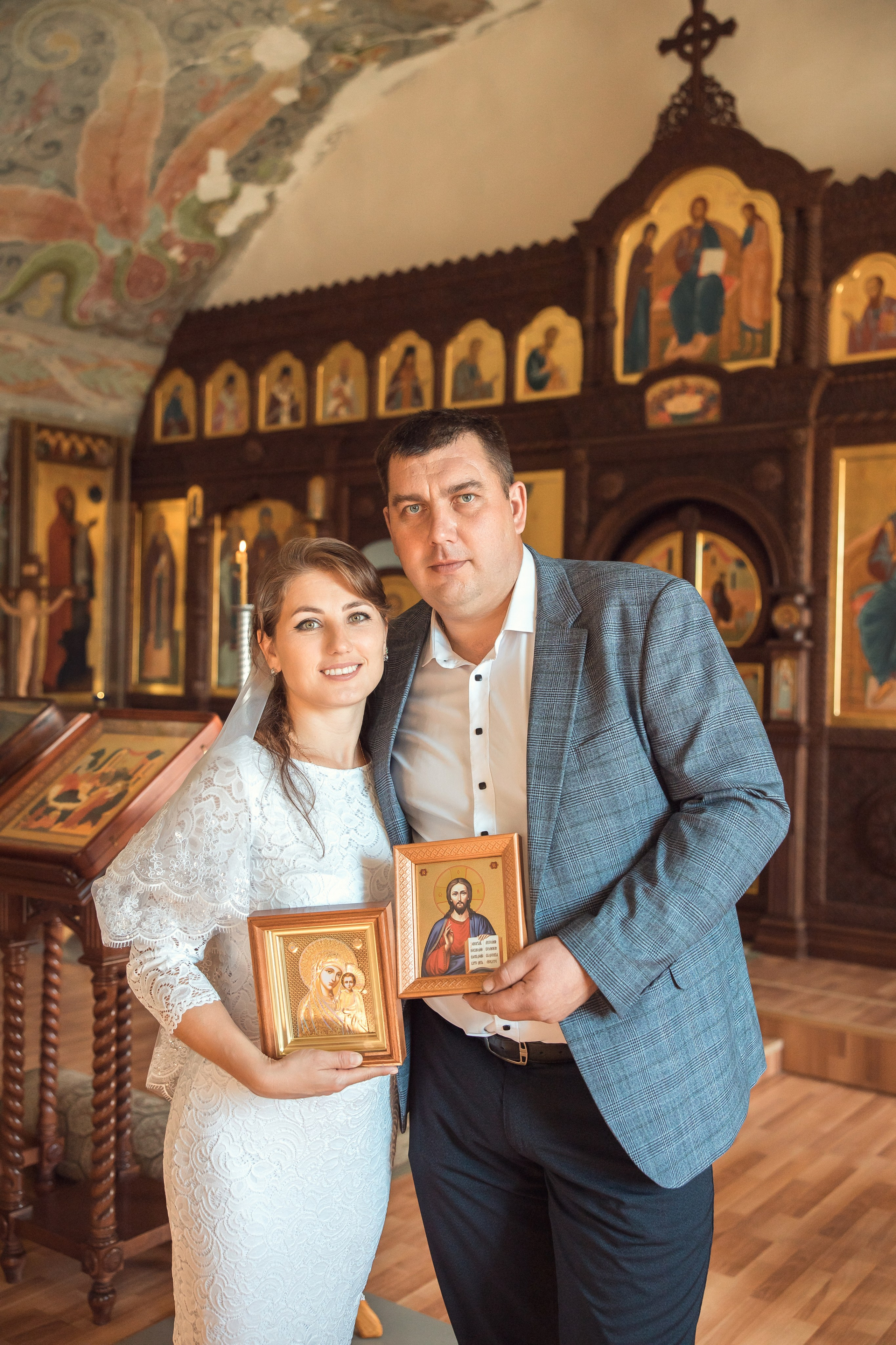 Анастасия и Сергей. Церковь Усекновения главы Иоанна Предтечи при Архиерейском доме. Семейный фотограф в Рязани и Рязанской области