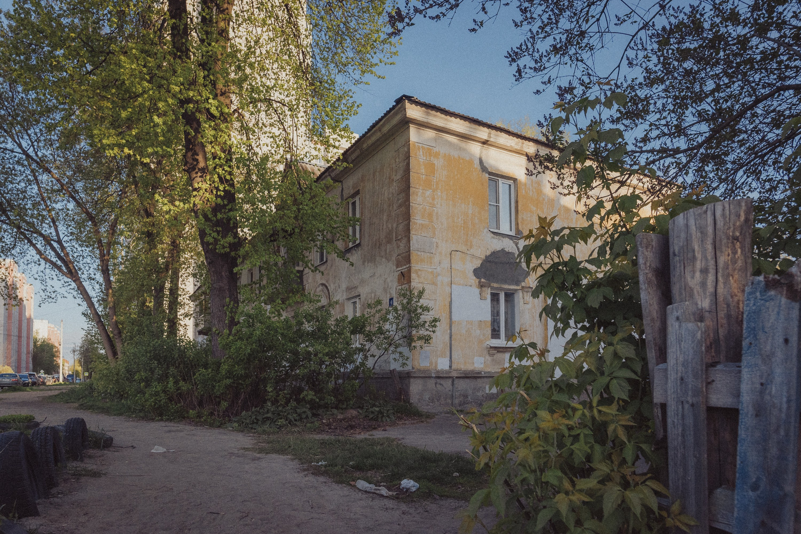 Проект #улицыгорода. Ярославль, ул. Карла Либкнехта. Документальный фотограф Илья Тихановский