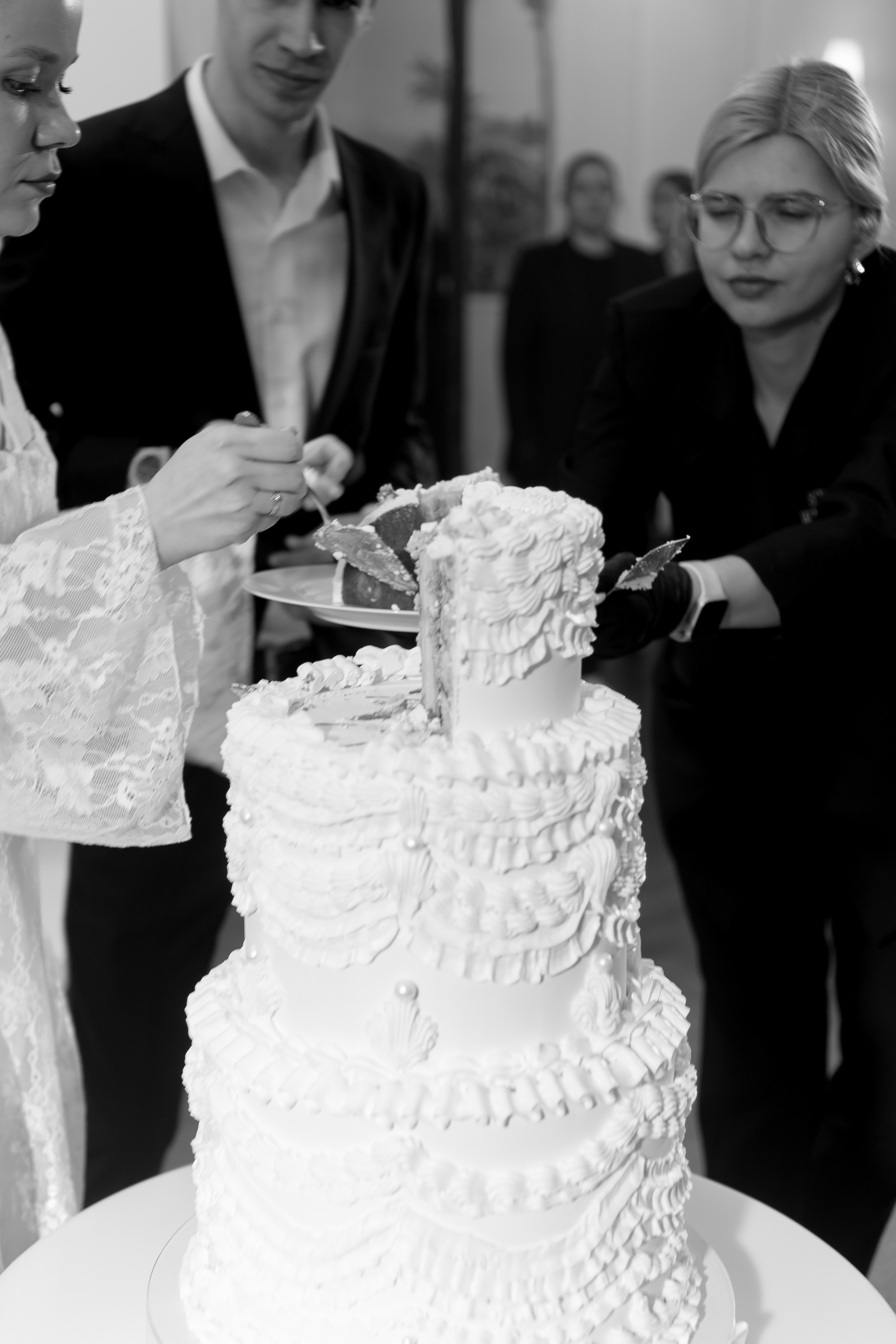 СВАДЕБНАЯ СЬЕМКА СБОРОВ В ОТЕЛЕ И ВЫЕЗД НА ЦЕРЕМОНИЮ (СНЯТО В СИБИРЕ В НИЖНЕВАРТОВСКЕ). Профессиональный фотограф, Санкт-Петербург — Виктория Богомолова