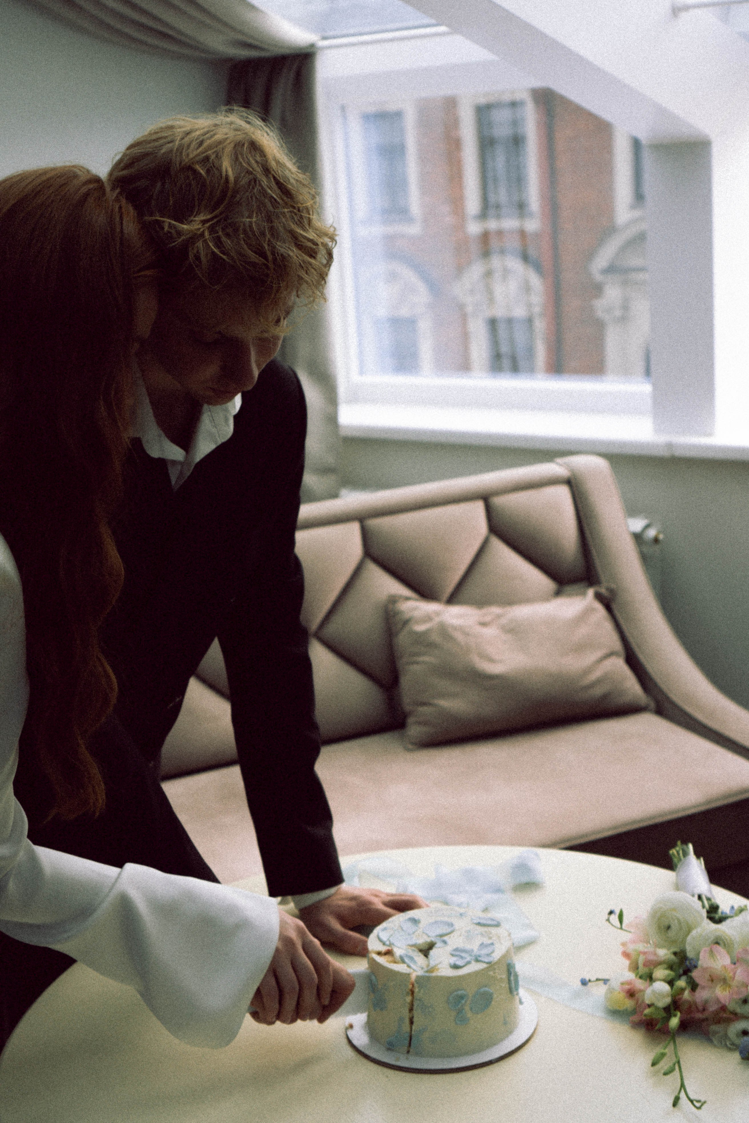 СВАДЕБНАЯ СЬЕМКА В ОТЕЛЕ. СБОРЫ ЖЕНИХА И НЕВЕСТЫ И ТАКЖЕ ТОР И ПОДГОТОВКА К ПРОГУЛКЕ. Профессиональный фотограф, Санкт-Петербург — Виктория Богомолова