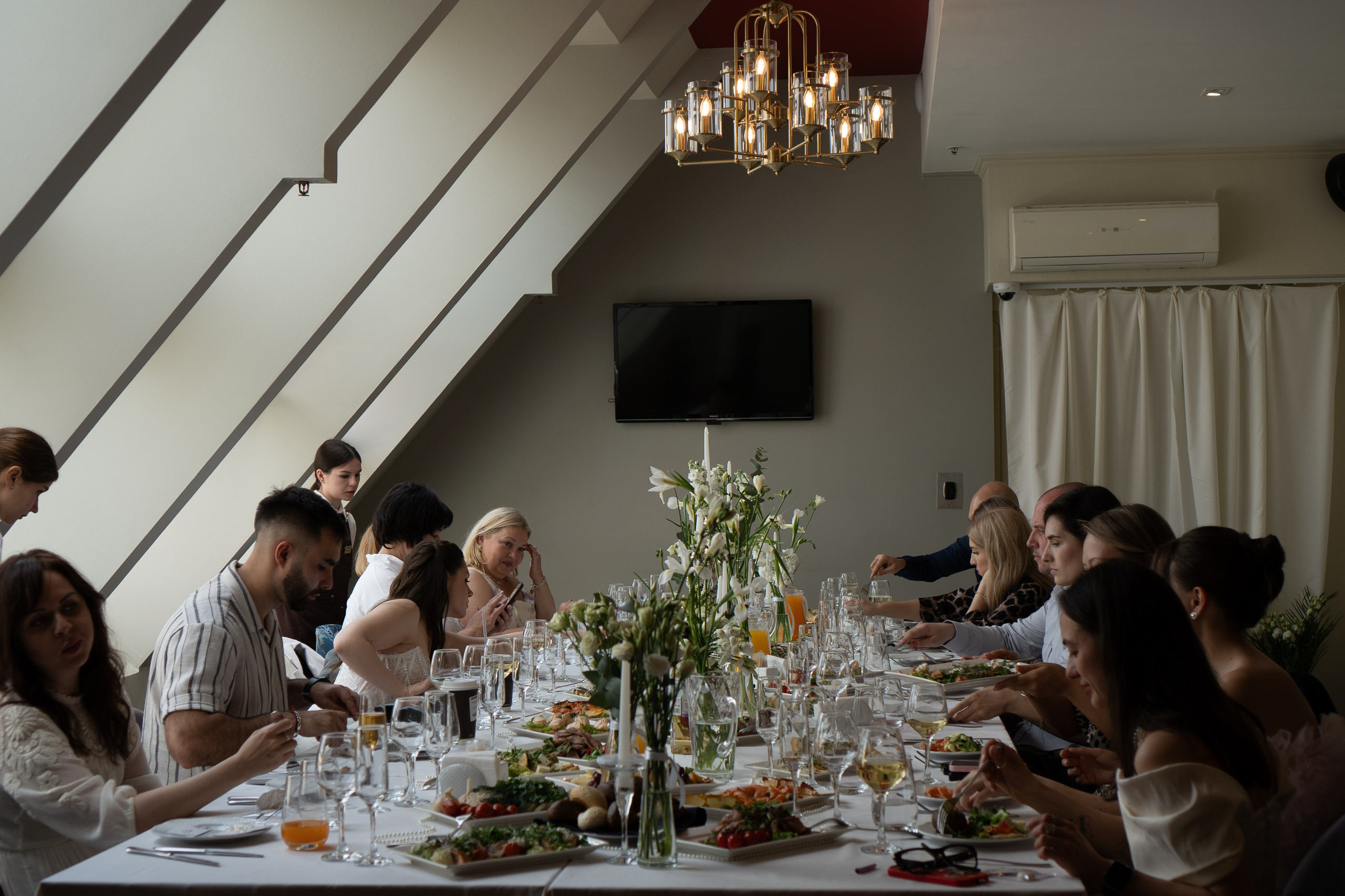 СВАДЕБНЫЙ БАНКЕТ НА ВЛАДИМИРСКОЙ В САНКТ-ПЕТЕРБУРГЕ (КАМЕРНАЯ СВАДЬБА). Профессиональный фотограф, Санкт-Петербург — Виктория Богомолова