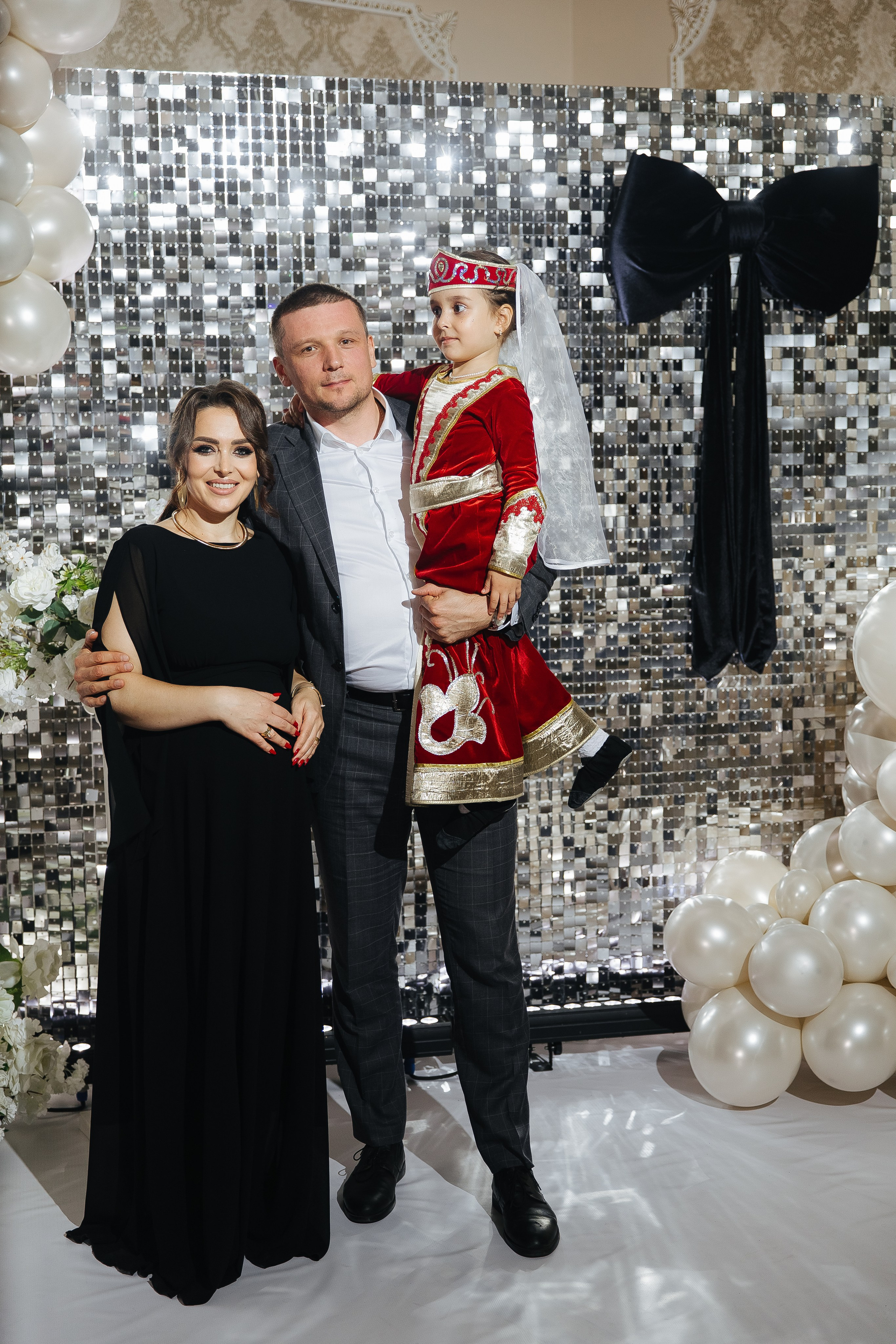 Ани и Назели. 35&5 День рождения, «Янтарь». Фотограф в Красноярске Надежда Воскресенская