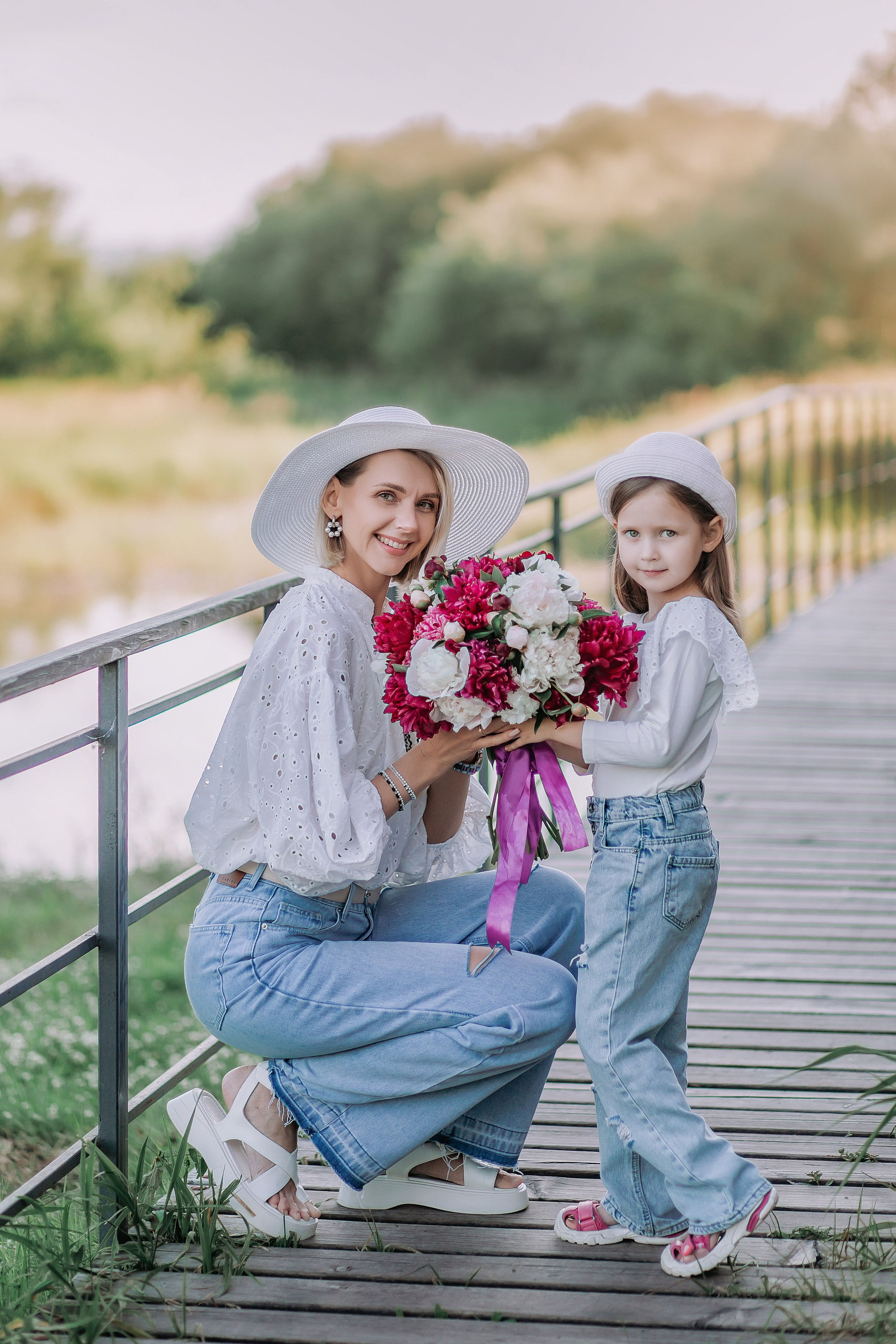 Пикник в пионаx. Детский и семейный фотограф в Красноярске Юлия Бирюкова