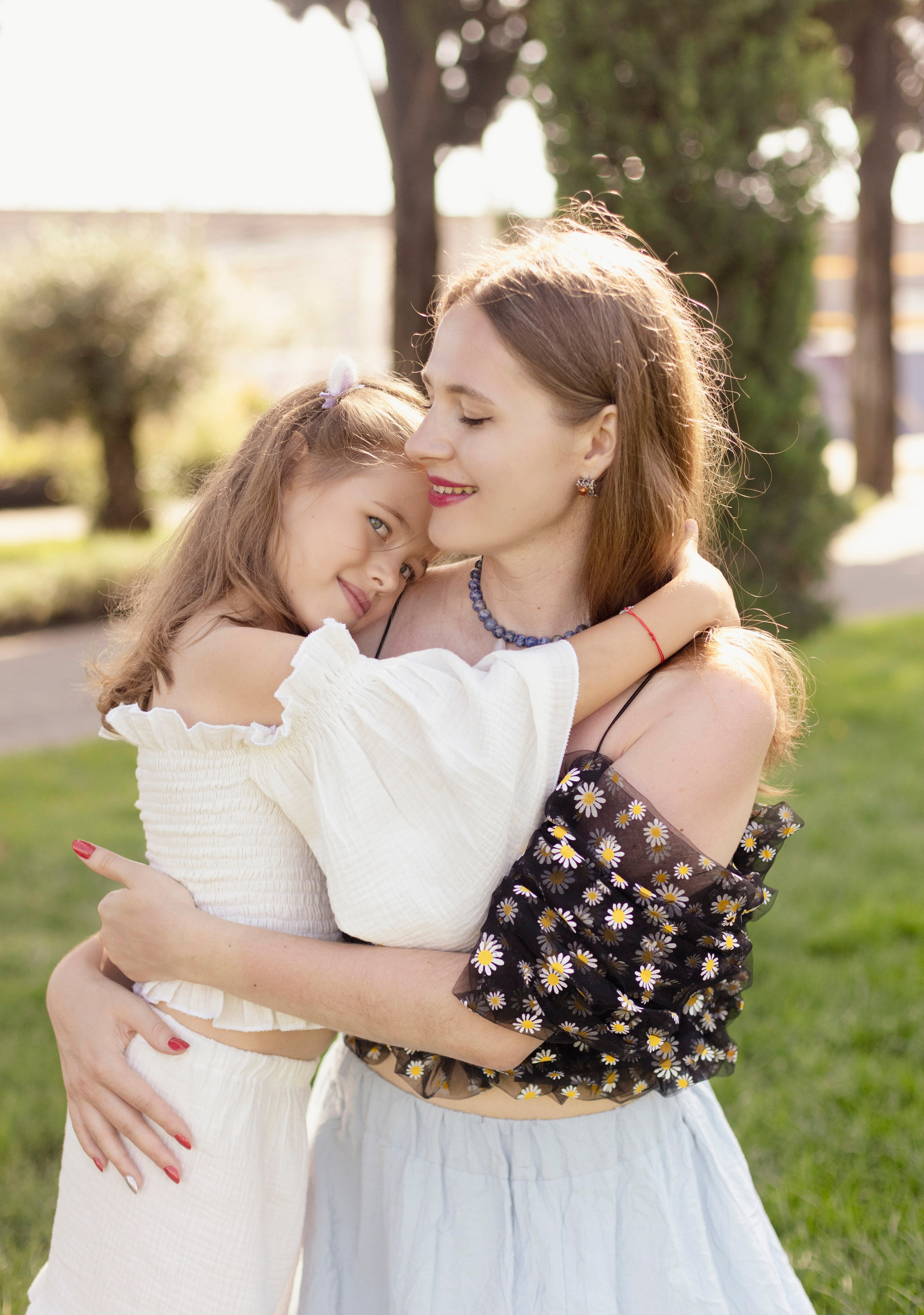 Радостные моменты в тени кипарисов. Reportage and staged photographer Natalia Sannikova