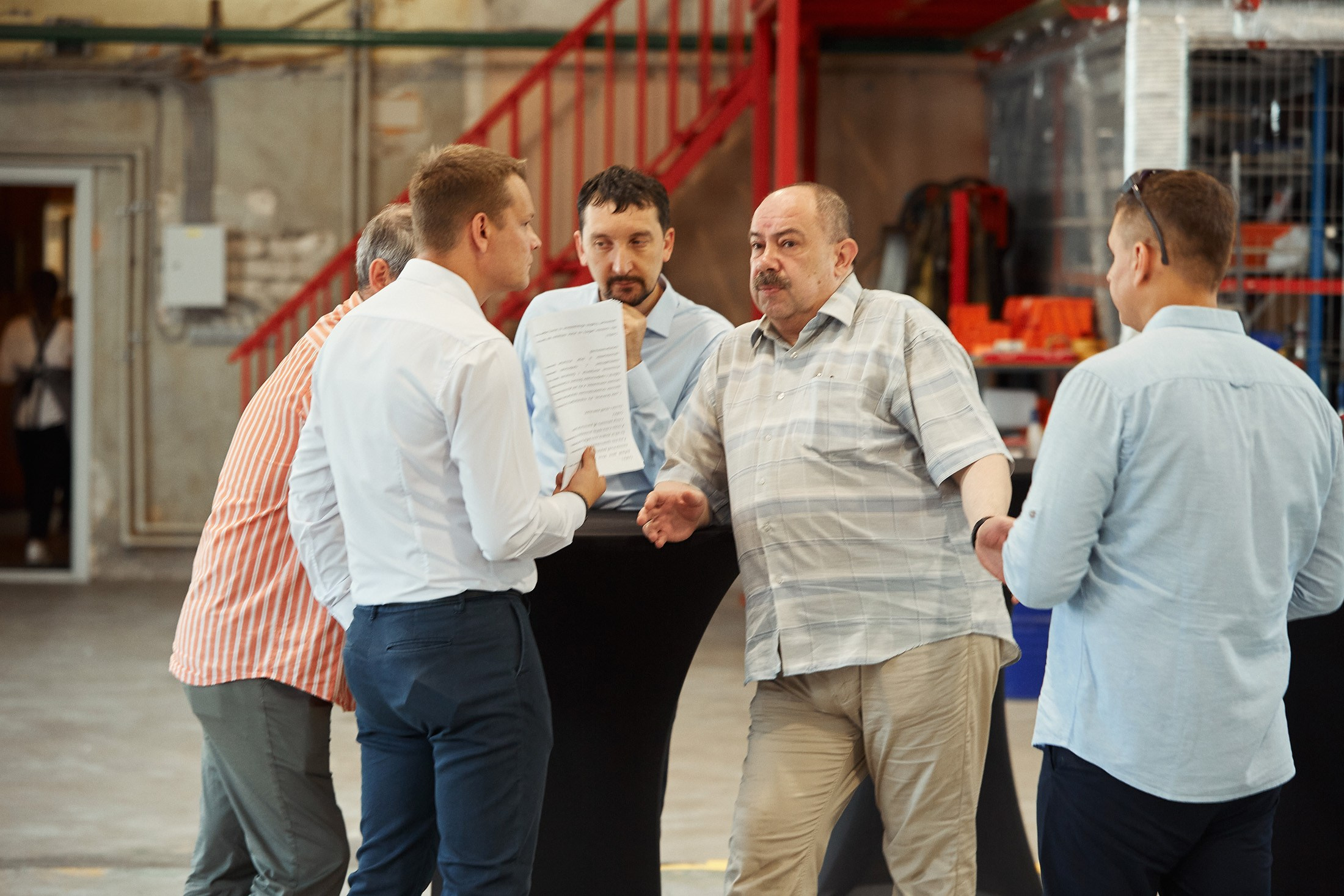 EMG / Международный форум / Презентация нового высокоточного станка. Антон Артюшин, портретный фотограф. Москва